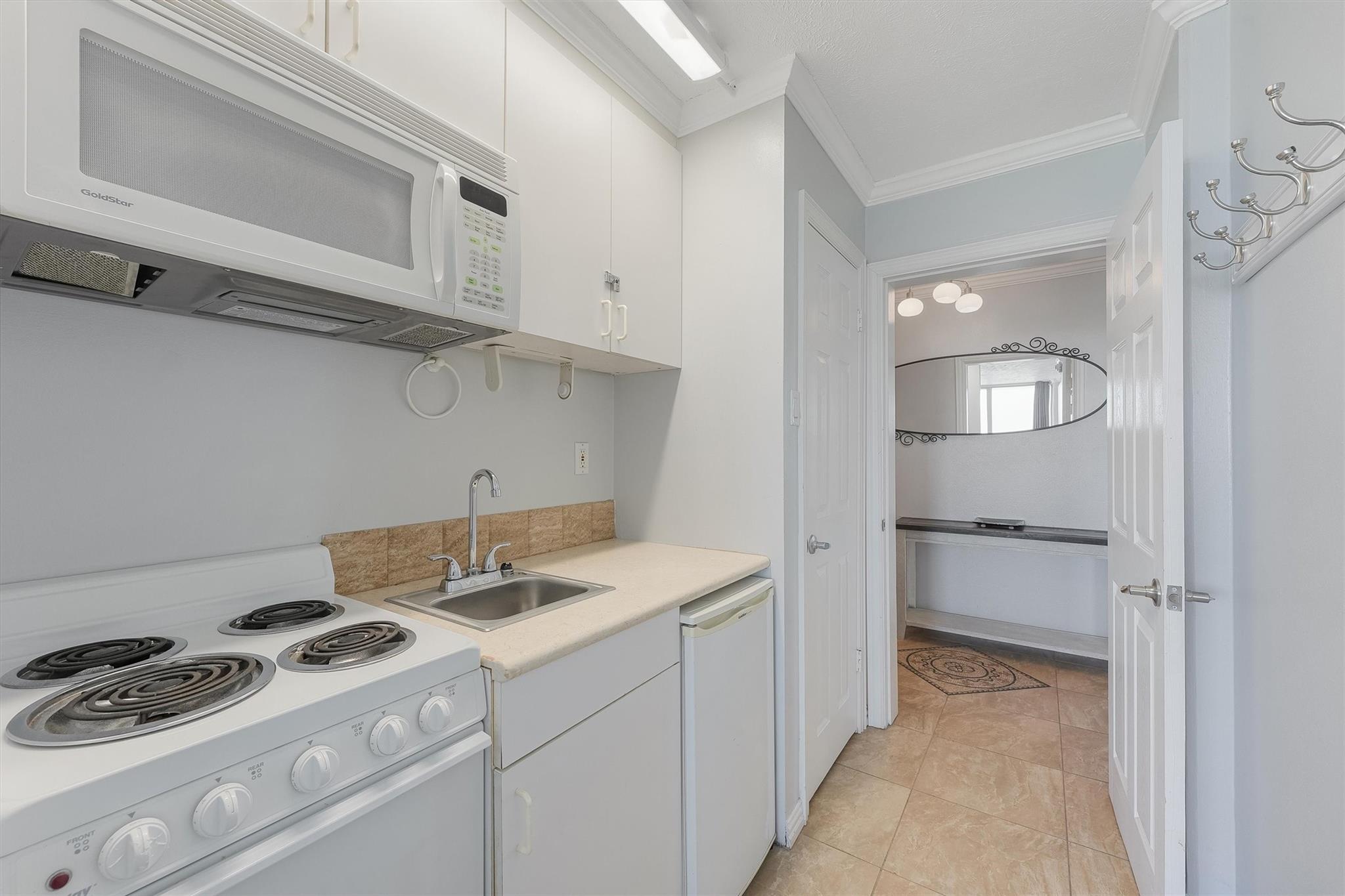 415 E Beach Drive # 702 Unit: 701-702