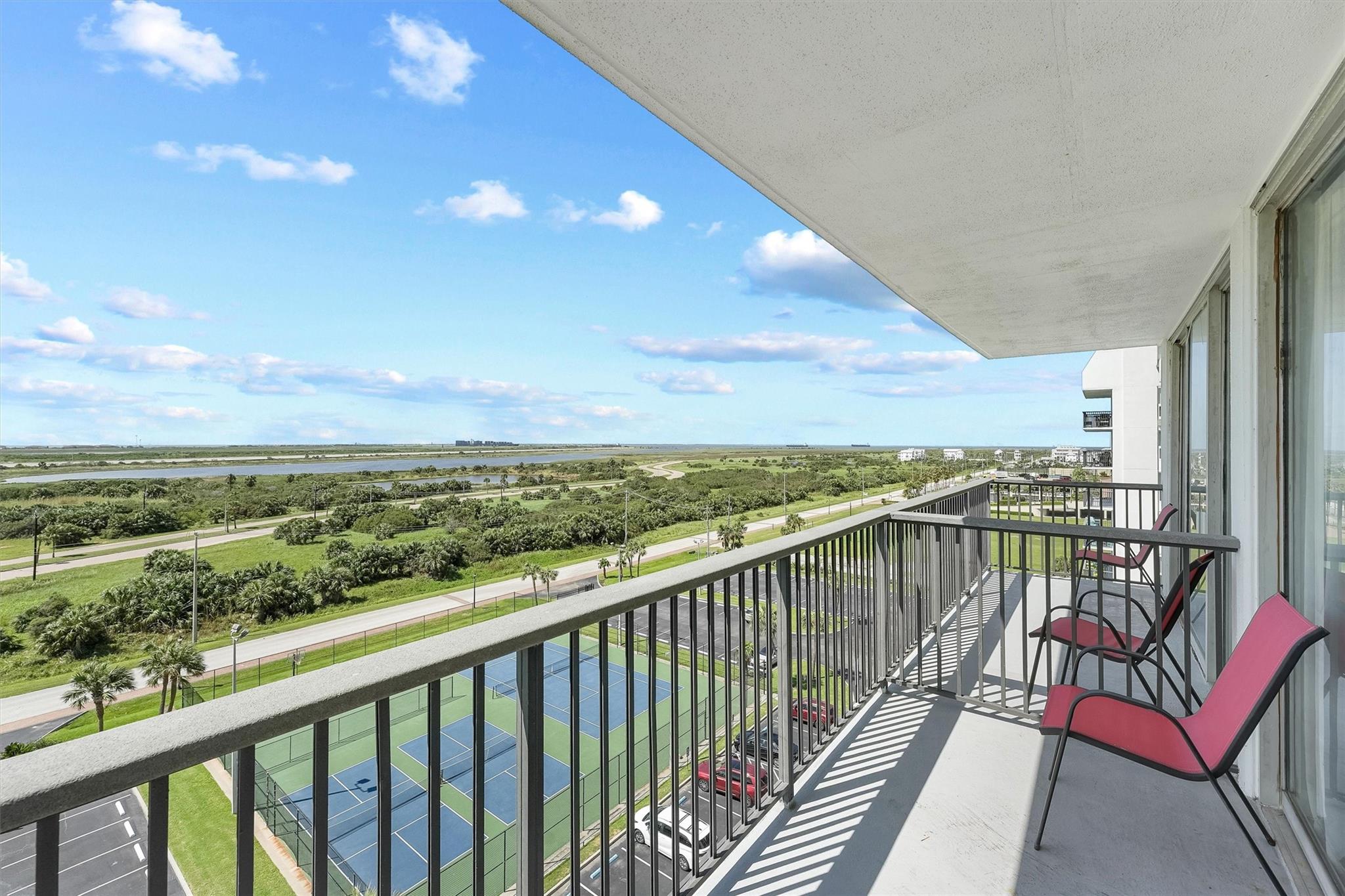 415 E Beach Drive # 702 Unit: 701-702