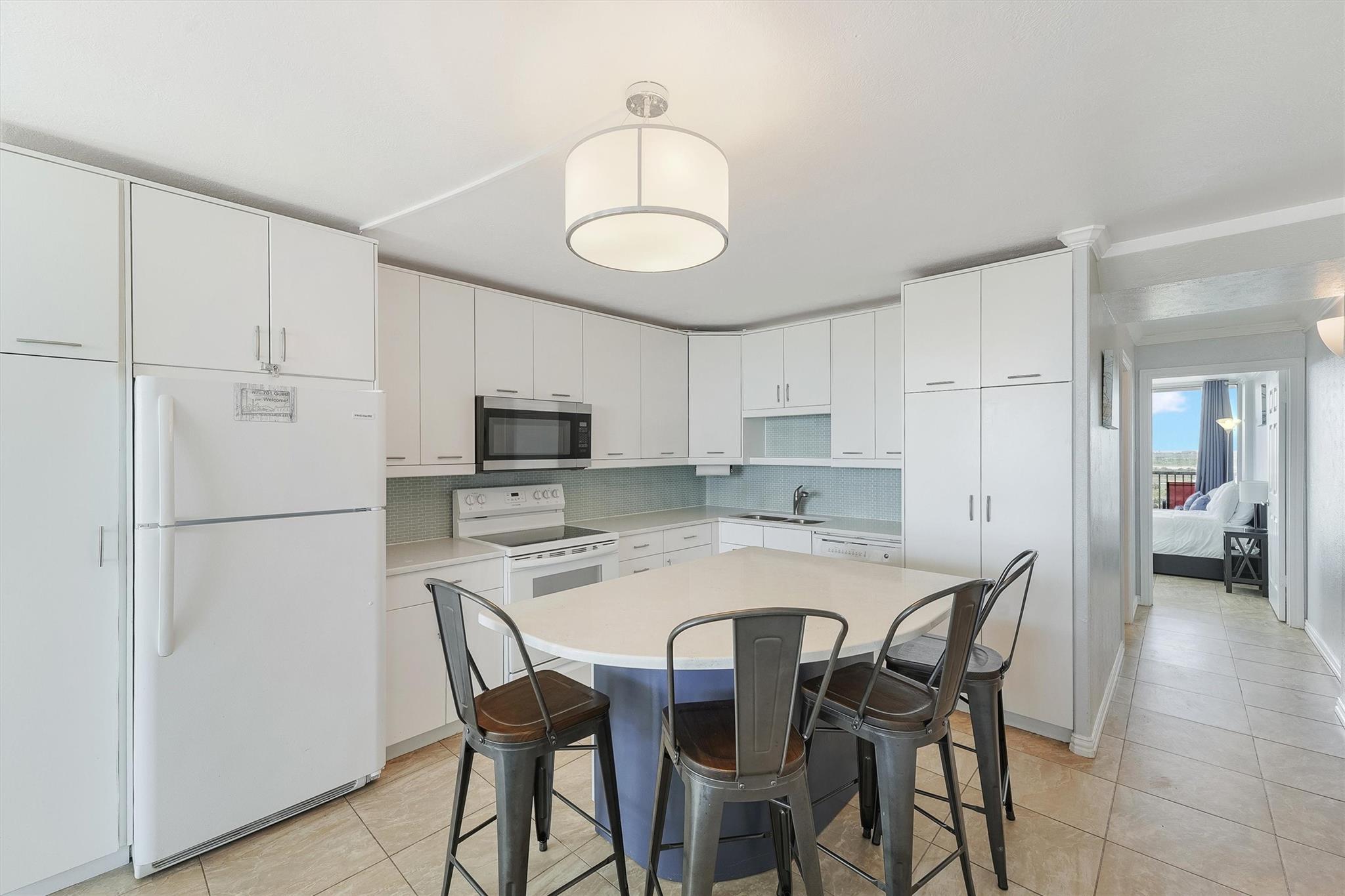 415 E Beach Drive # 702 Unit: 701-702