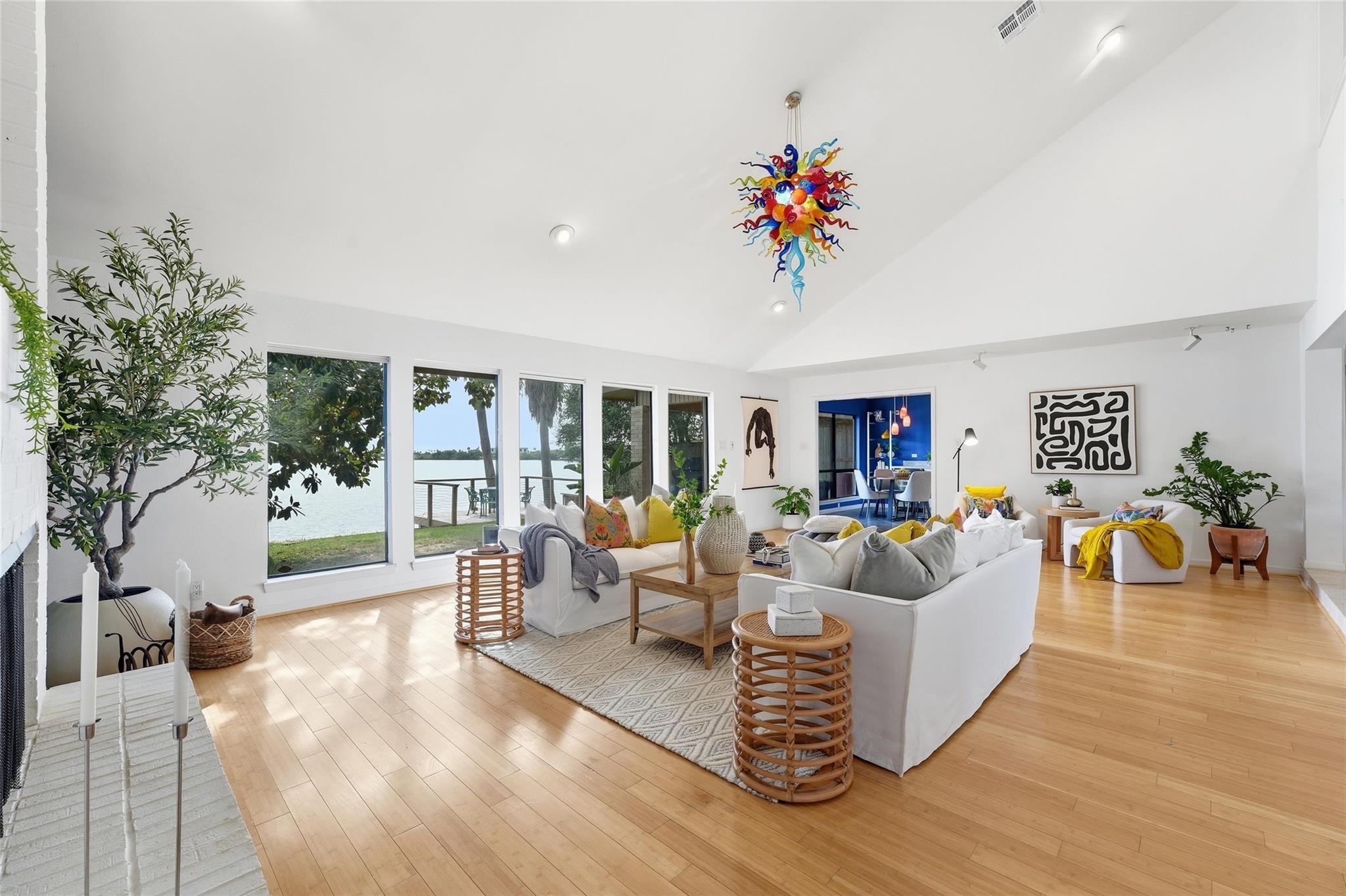 8 Quintana Drive
