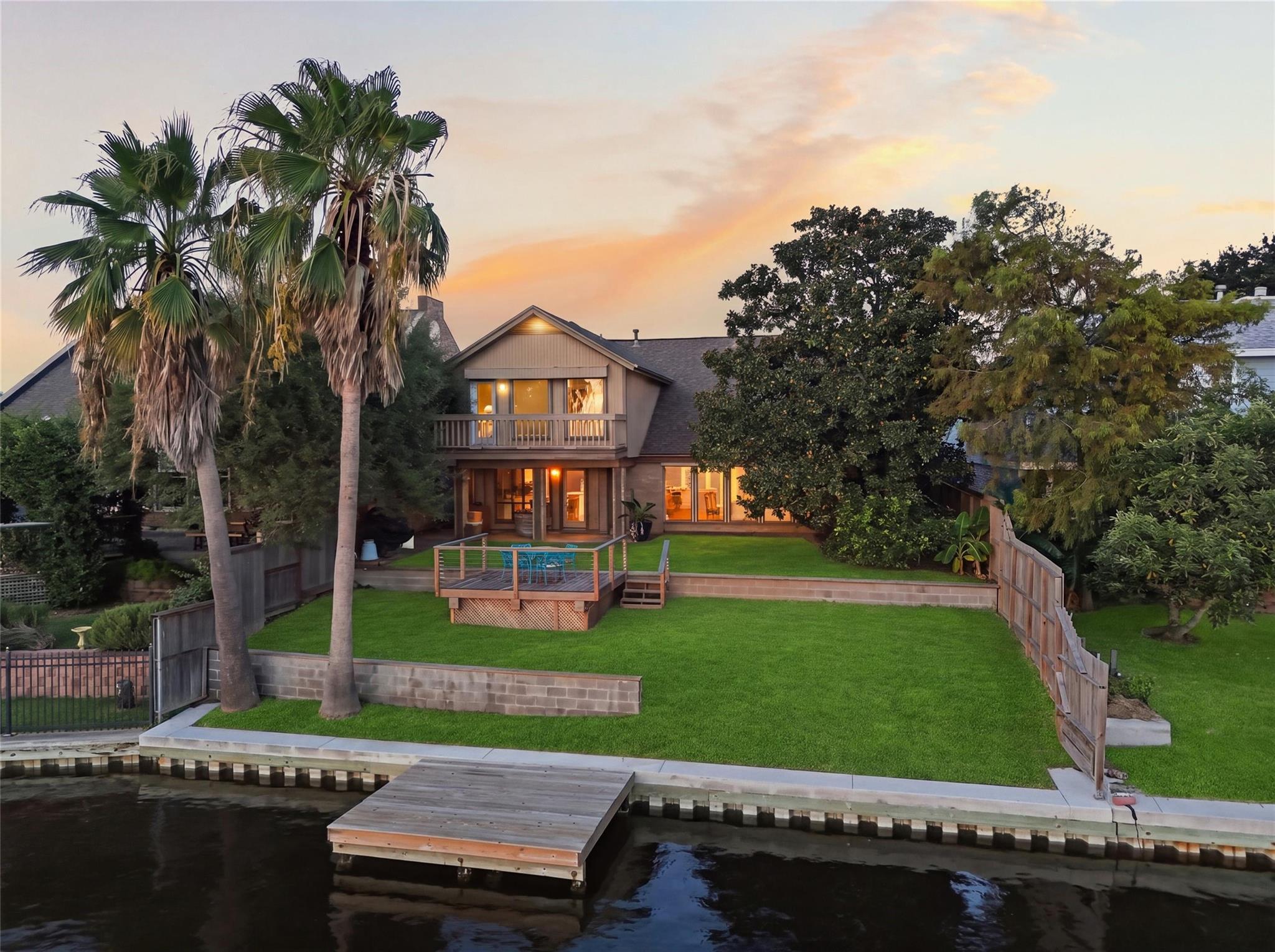 8 Quintana Drive