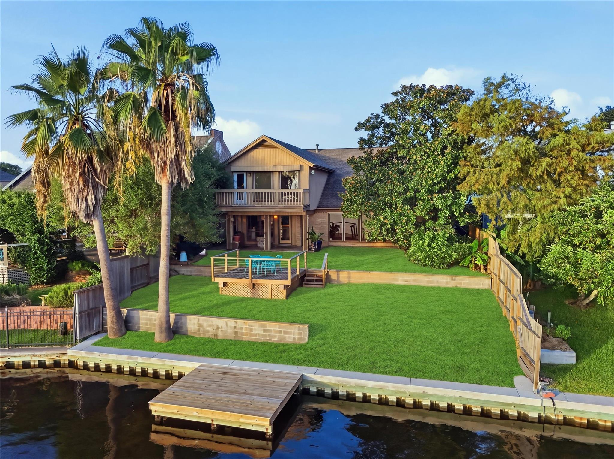 8 Quintana Drive