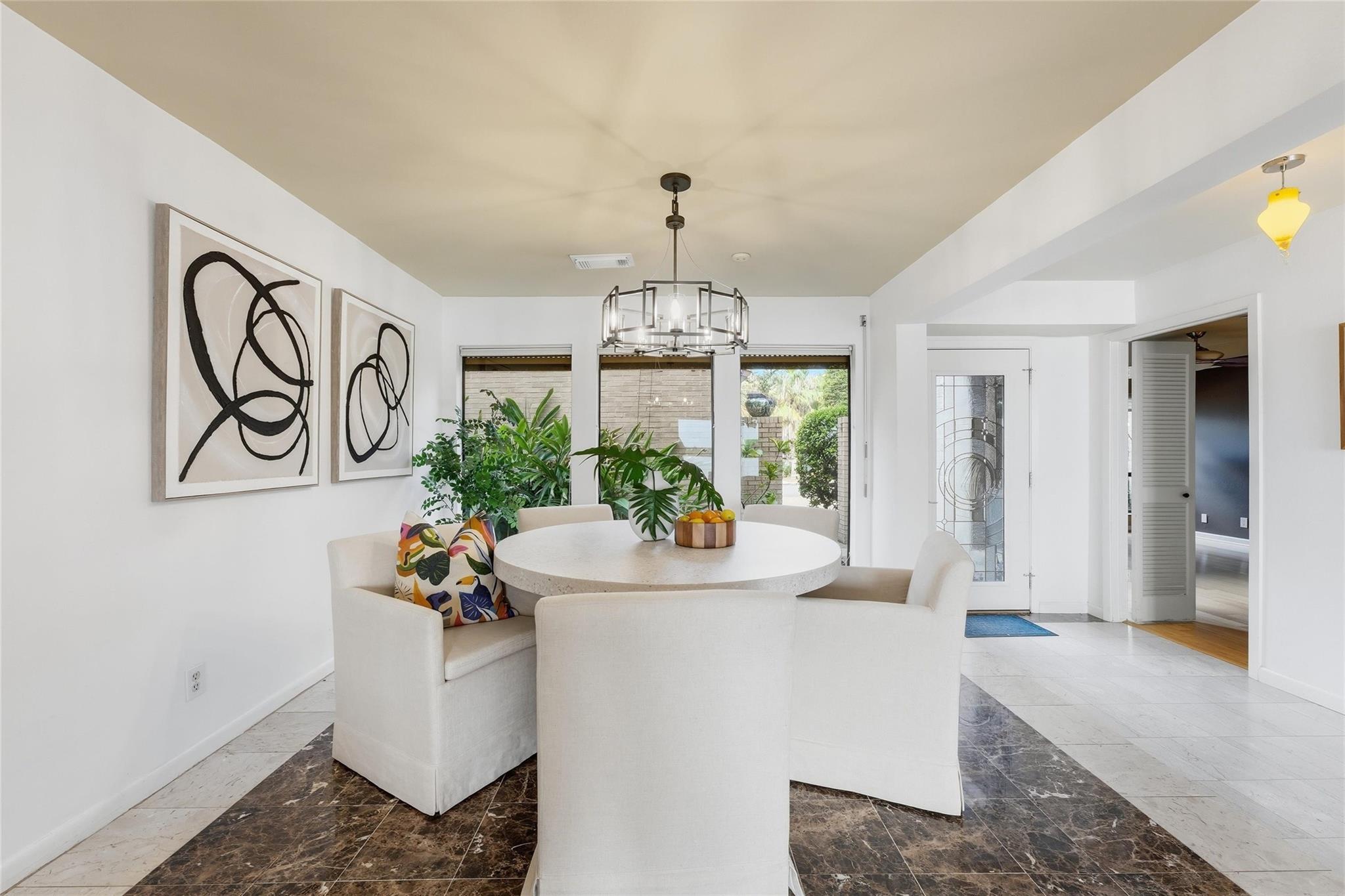 8 Quintana Drive