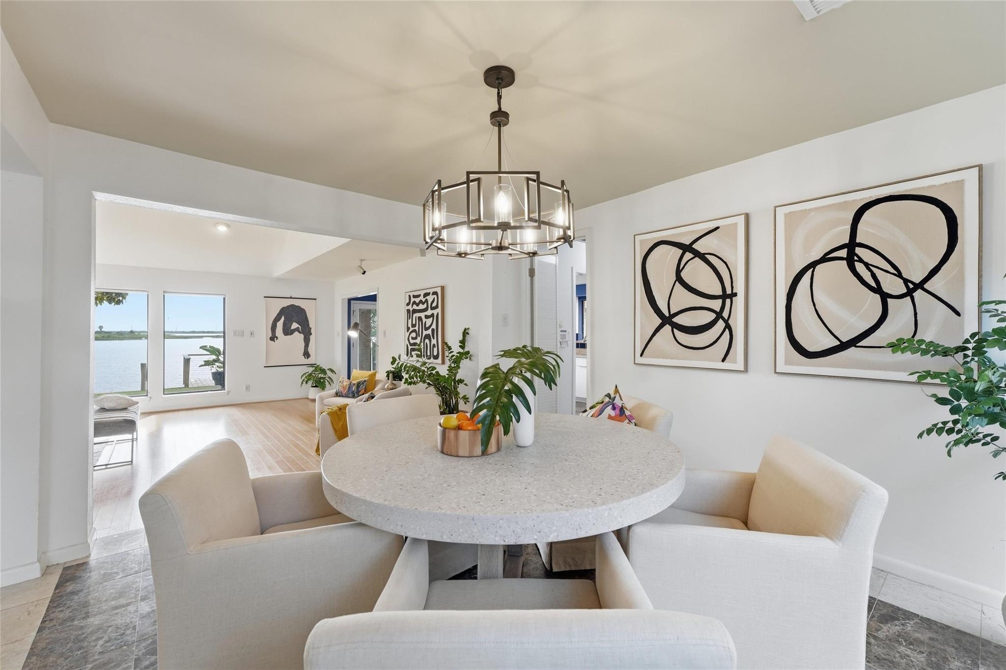 8 Quintana Drive