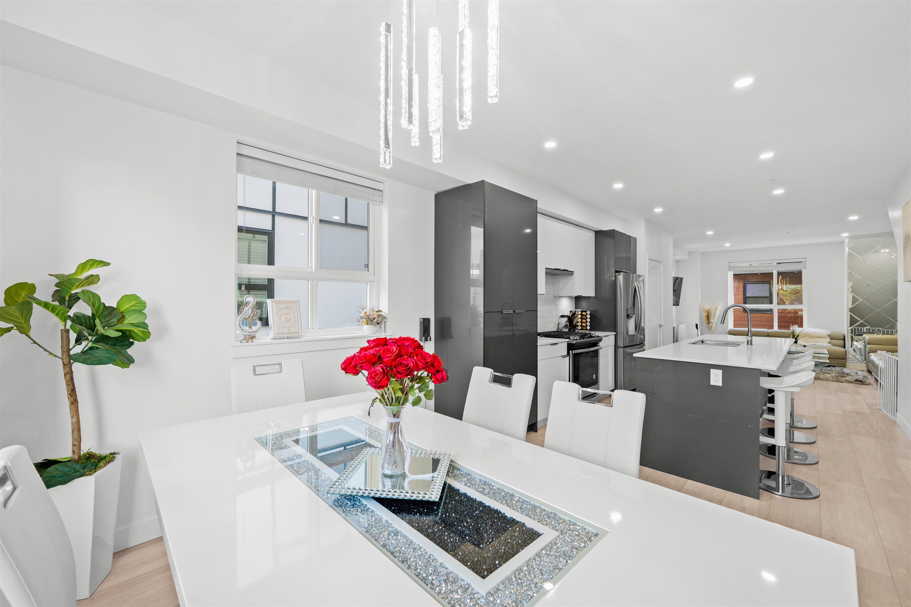 19760 55 AVENUE Unit: 13