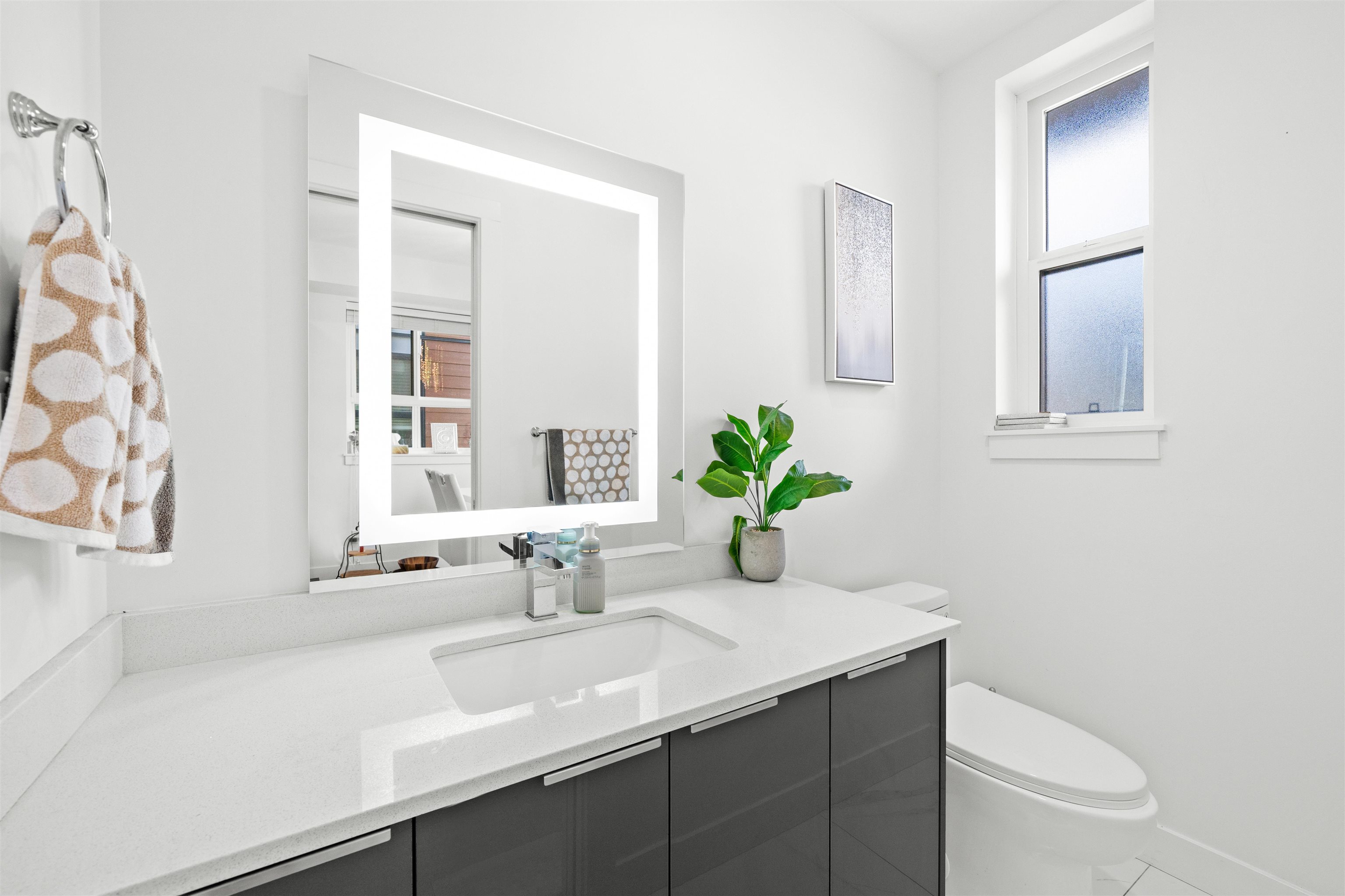19760 55 AVENUE Unit: 13