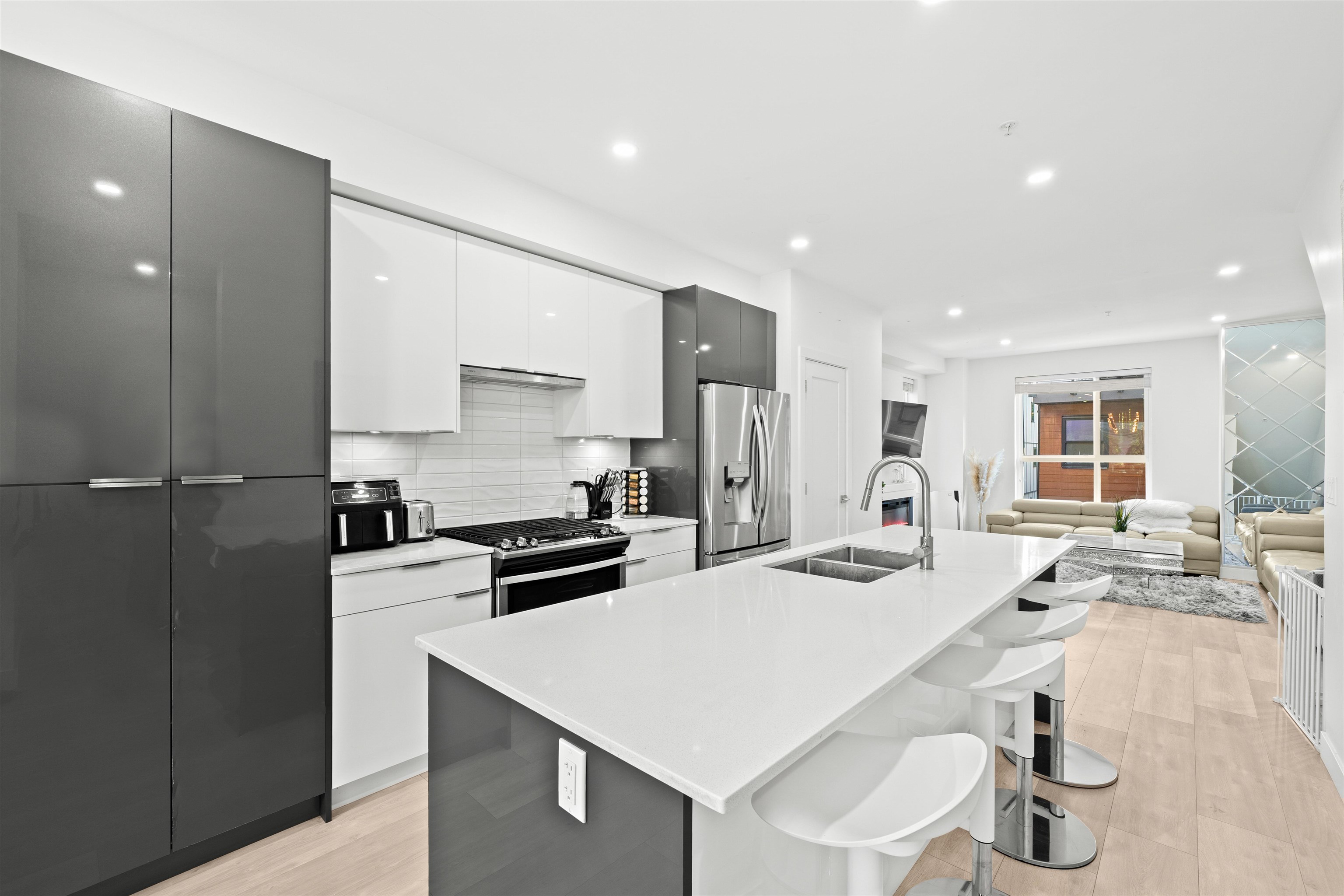19760 55 AVENUE Unit: 13