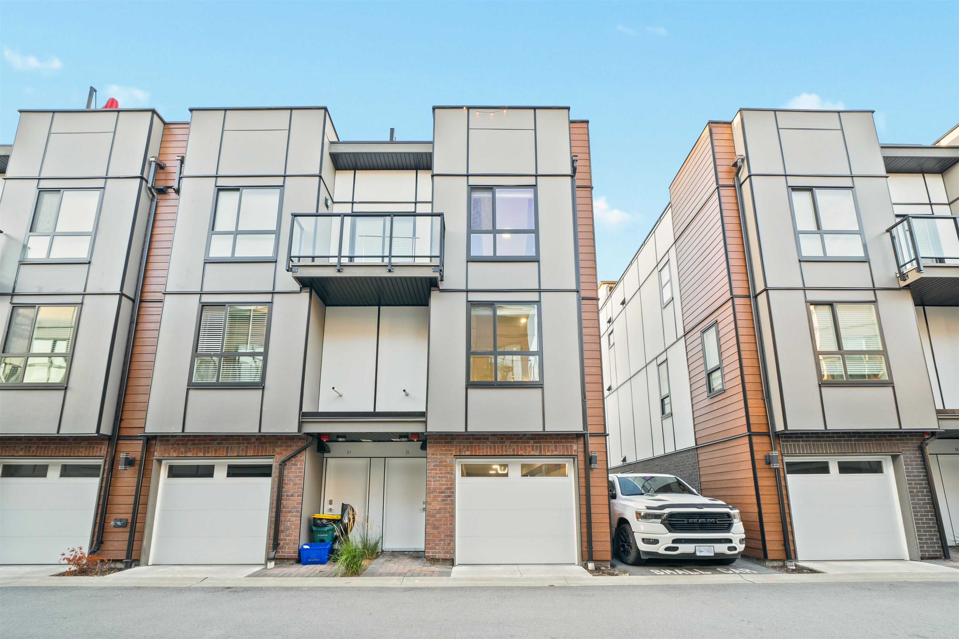 19760 55 AVENUE Unit: 13