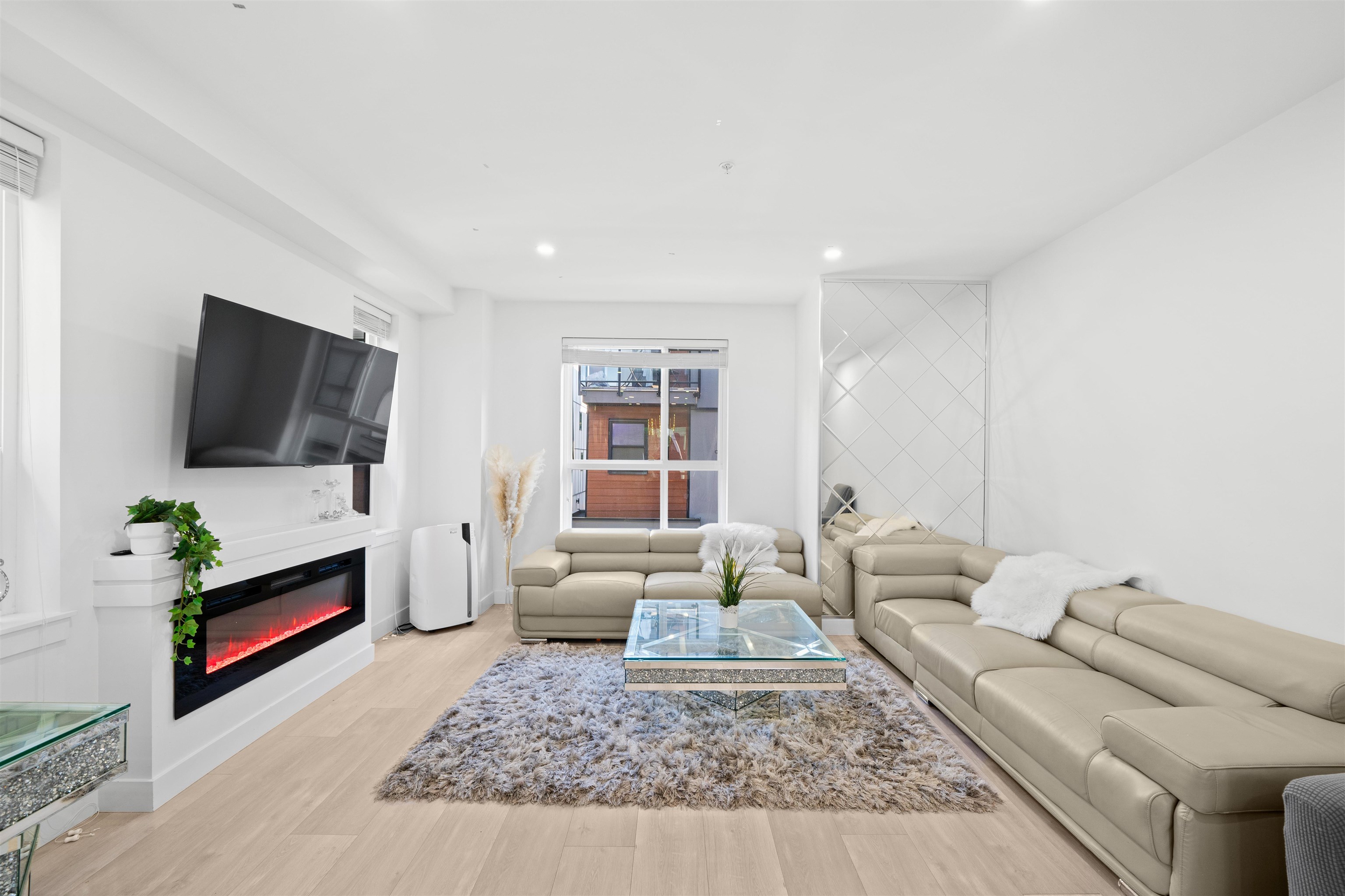 19760 55 AVENUE Unit: 13
