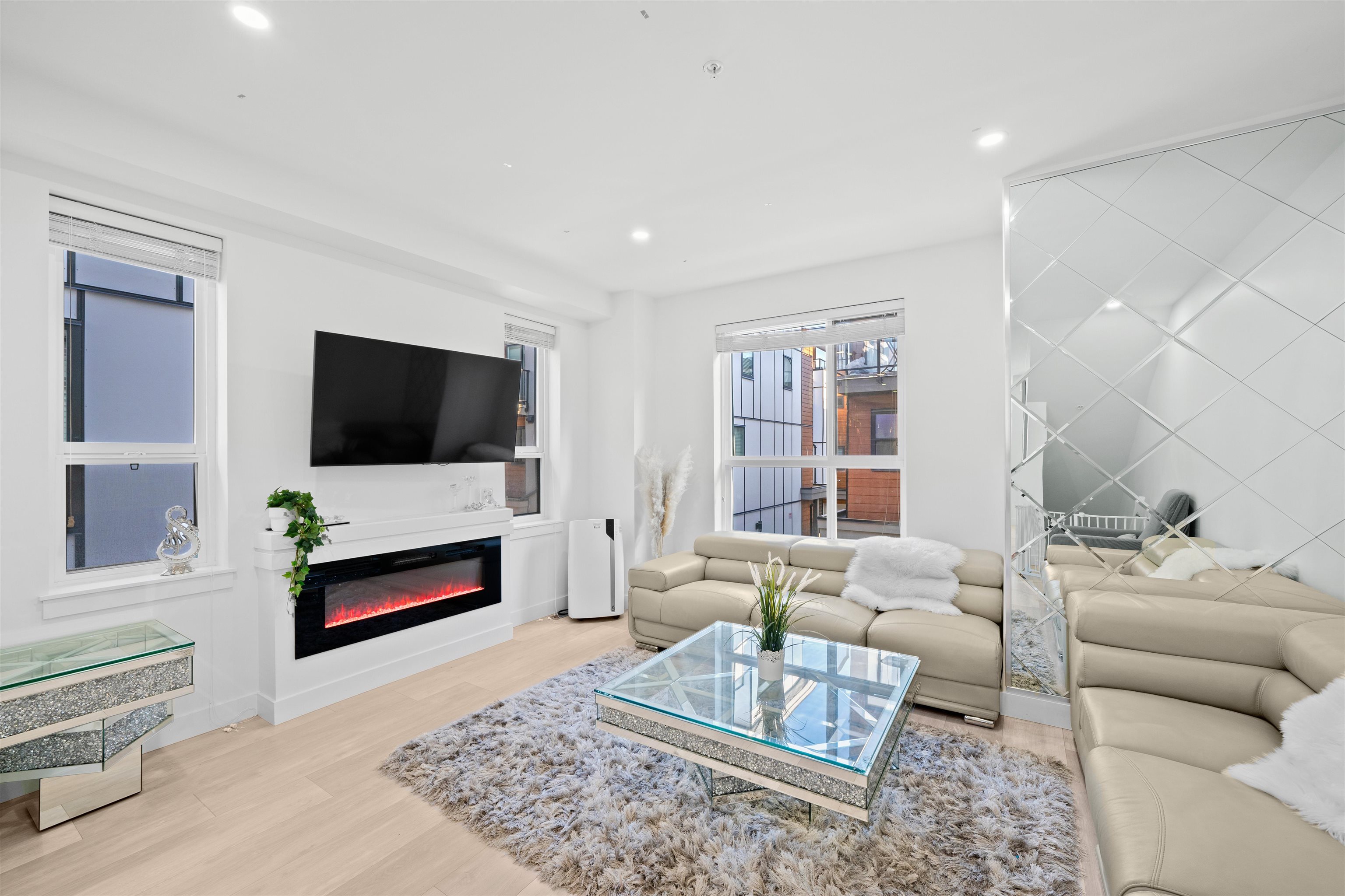19760 55 AVENUE Unit: 13