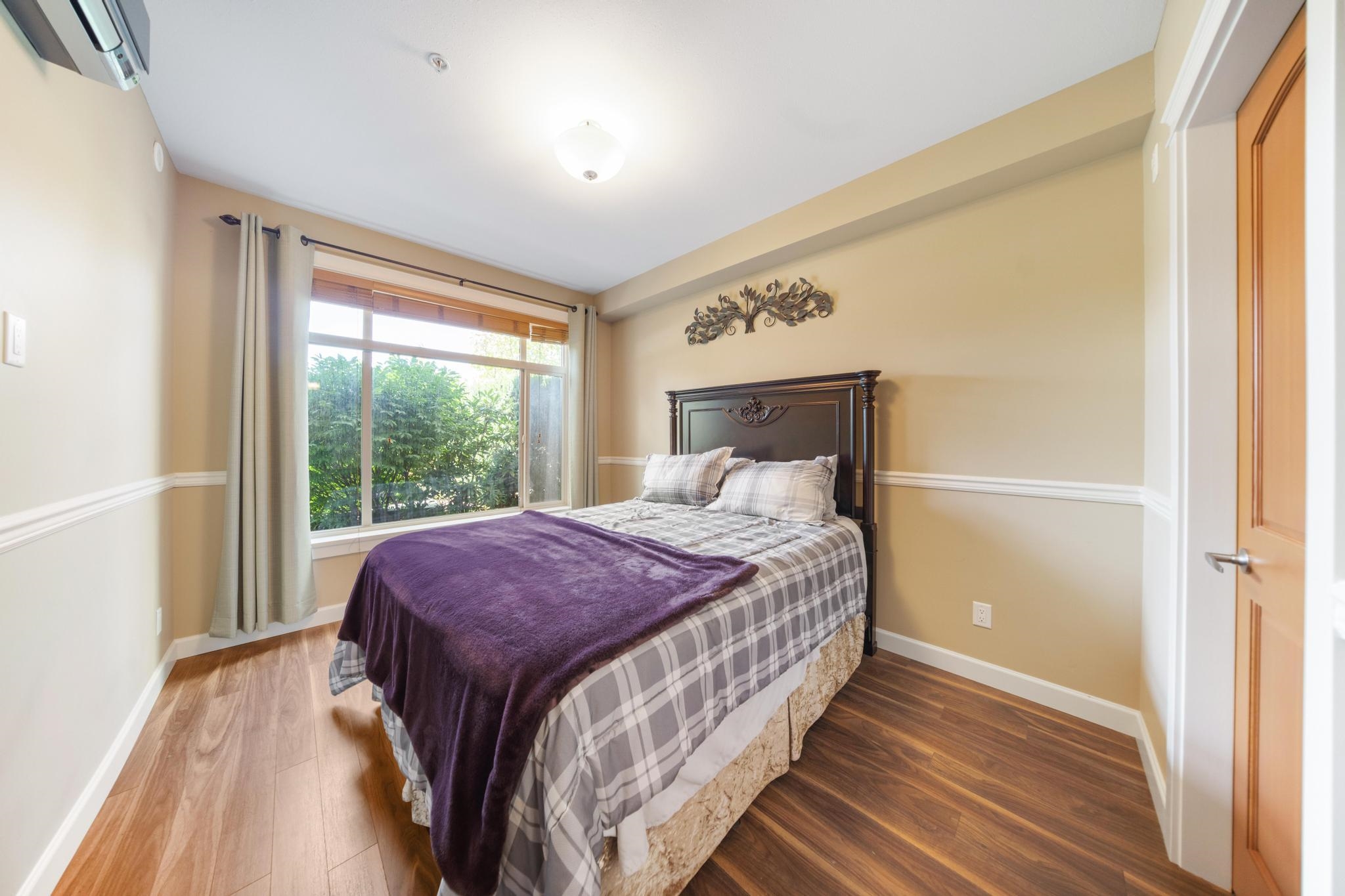 104-2860 Trethewey Street Unit: 104