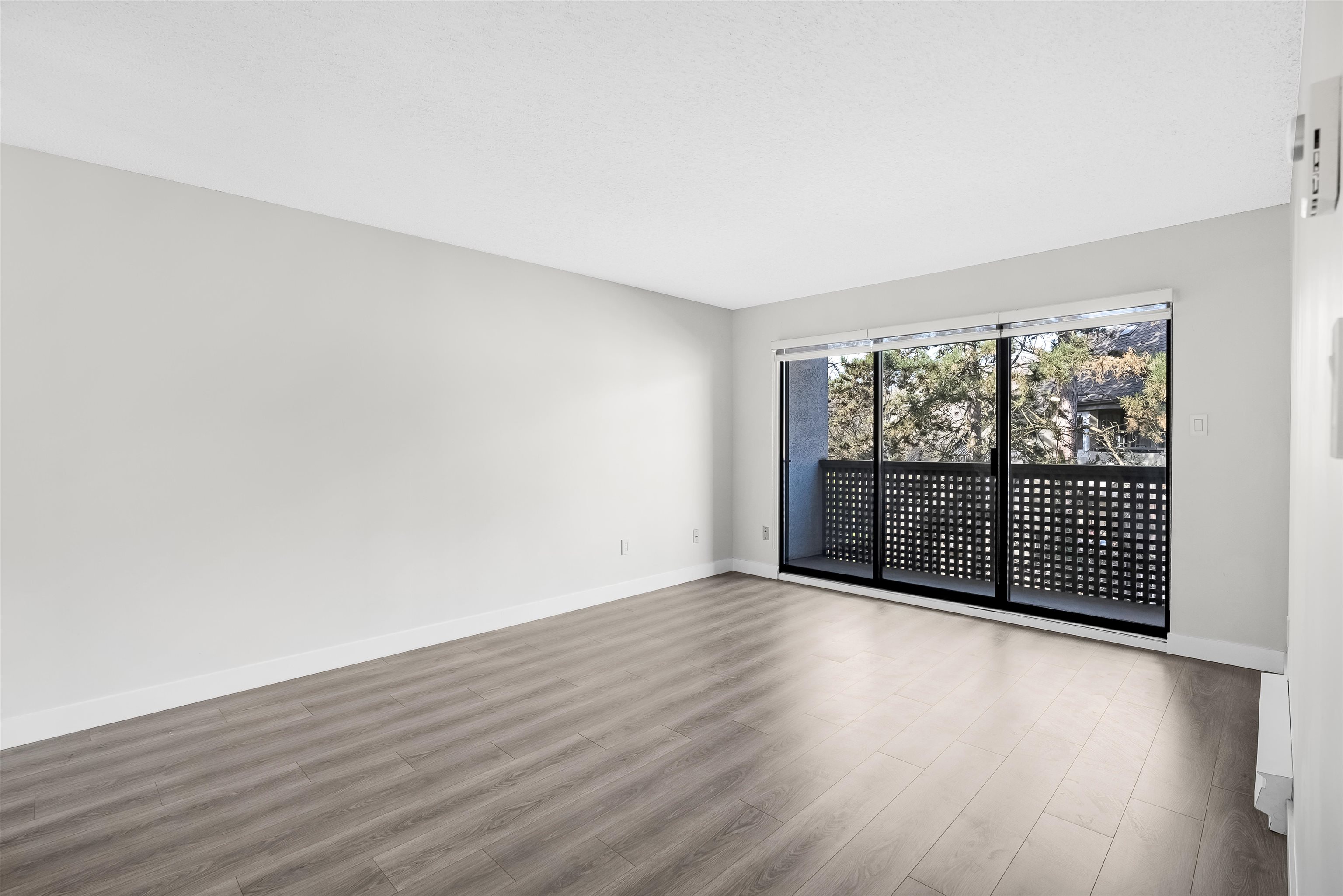 309-385 Ginger Drive Unit: 309