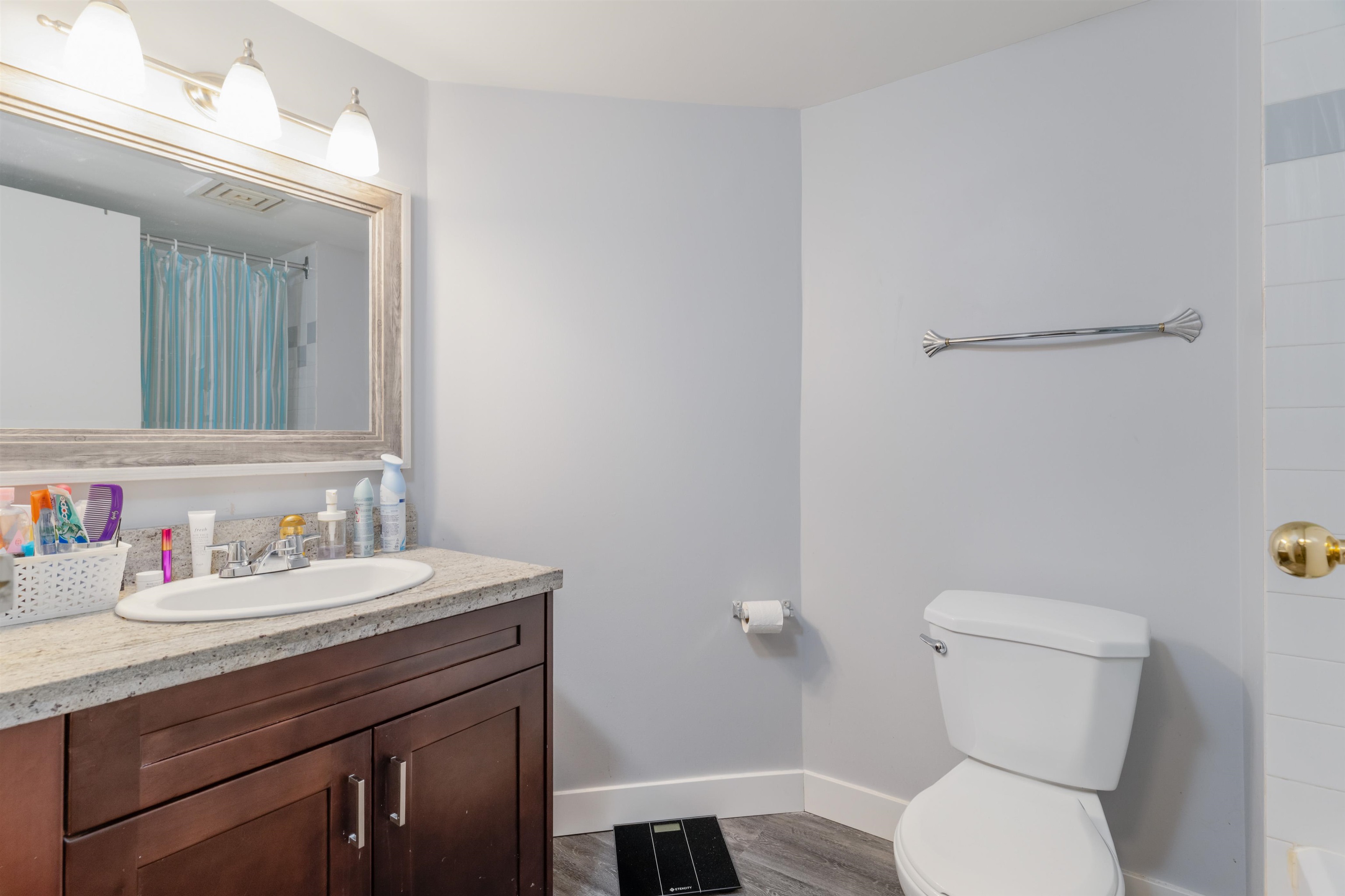 408-789 Drake Street Unit: 408
