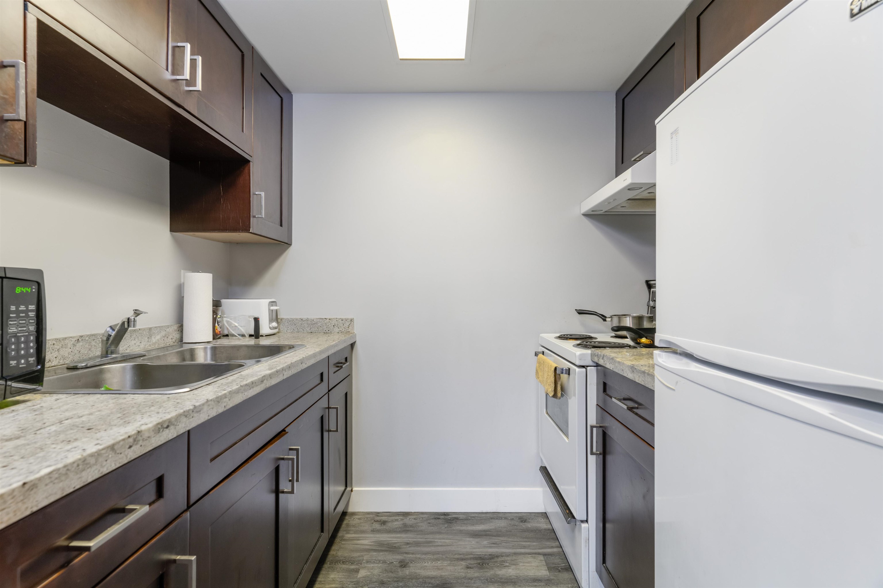 408-789 Drake Street Unit: 408