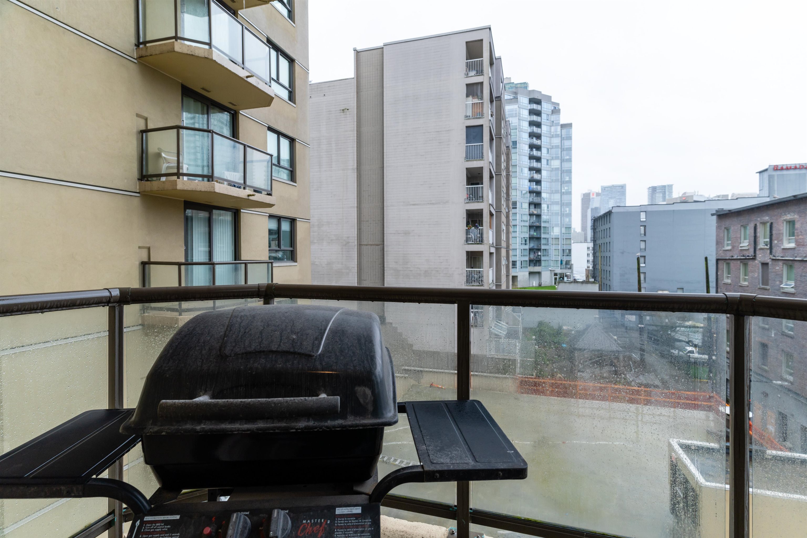 408-789 Drake Street Unit: 408
