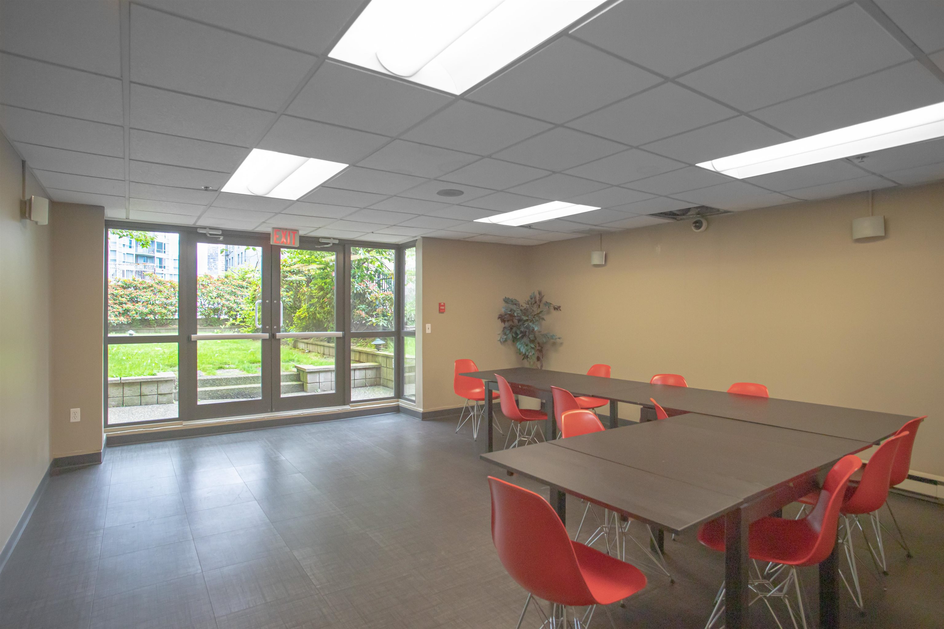 408-789 Drake Street Unit: 408