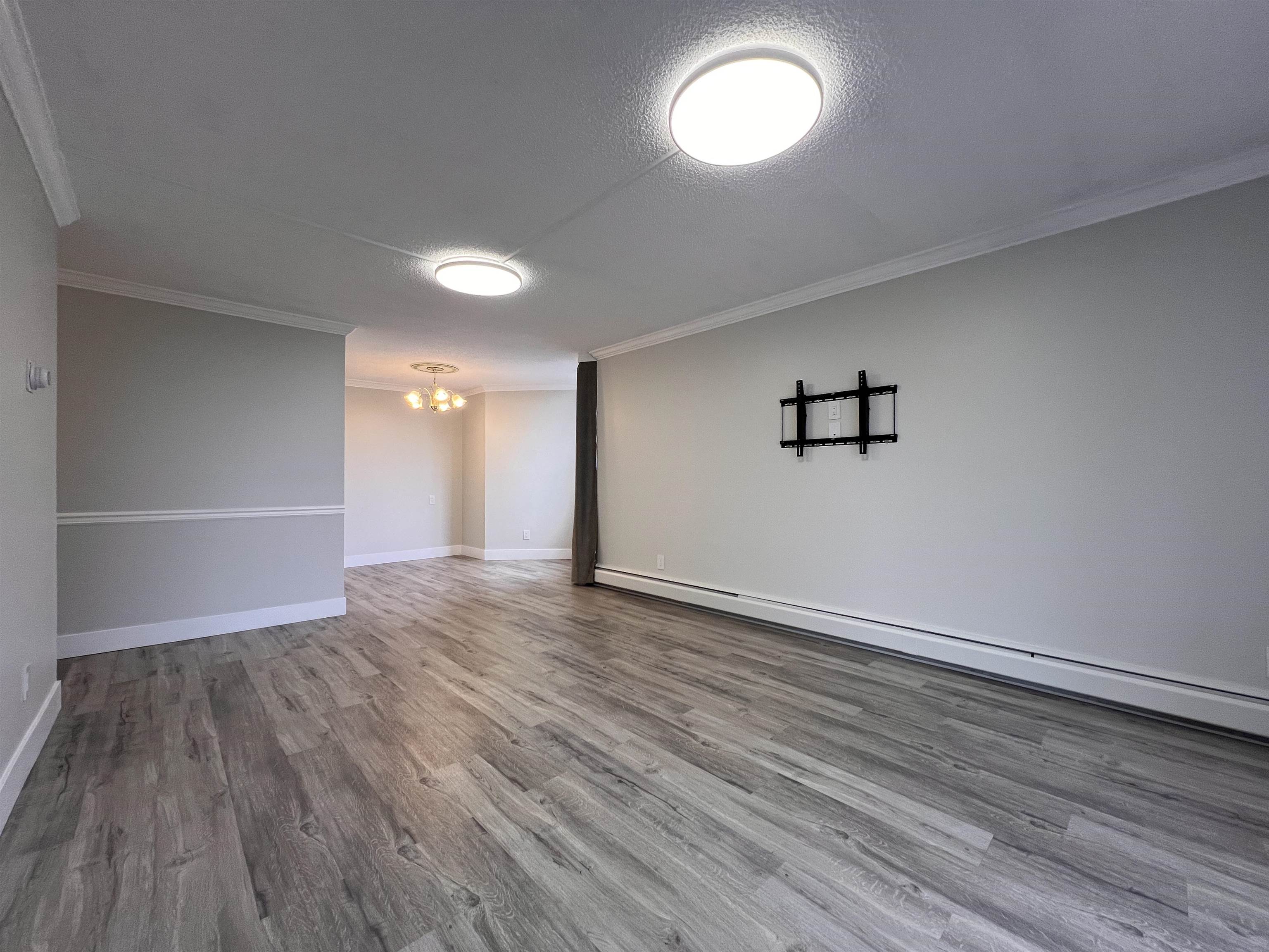 902-710 Seventh Avenue Unit: 902