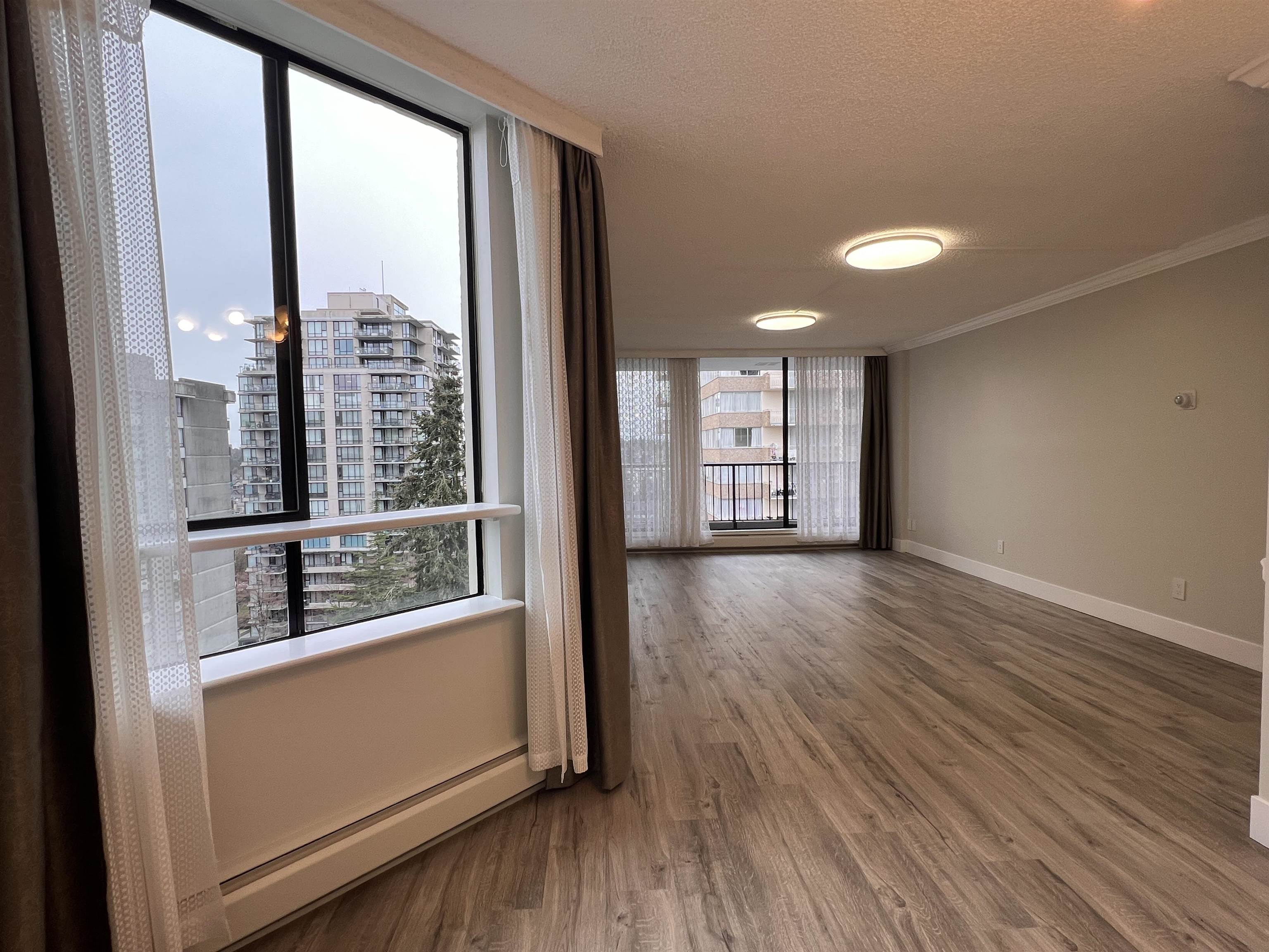 902-710 Seventh Avenue Unit: 902