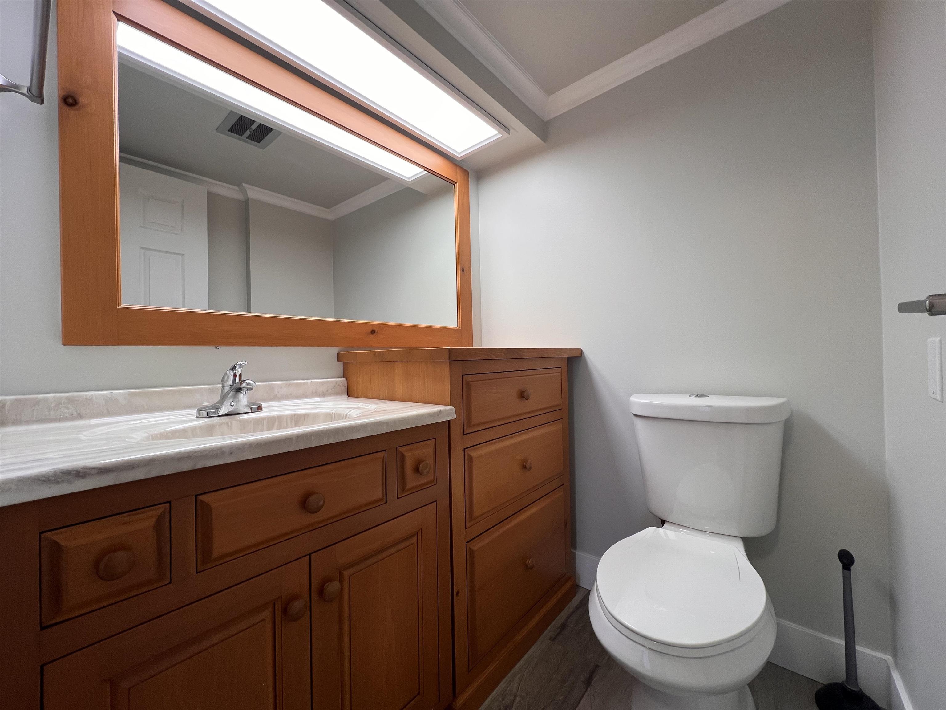 902-710 Seventh Avenue Unit: 902