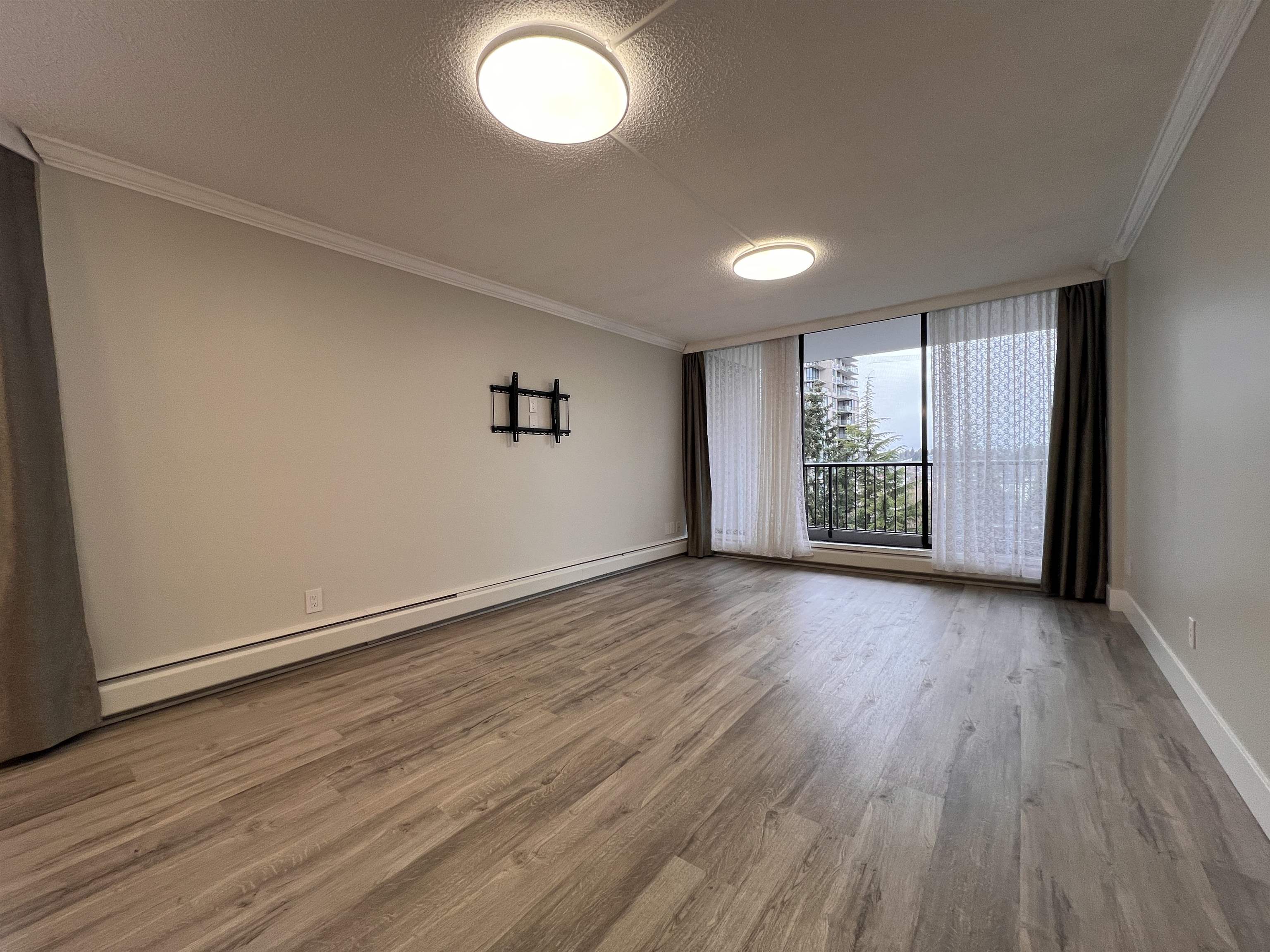 902-710 Seventh Avenue Unit: 902