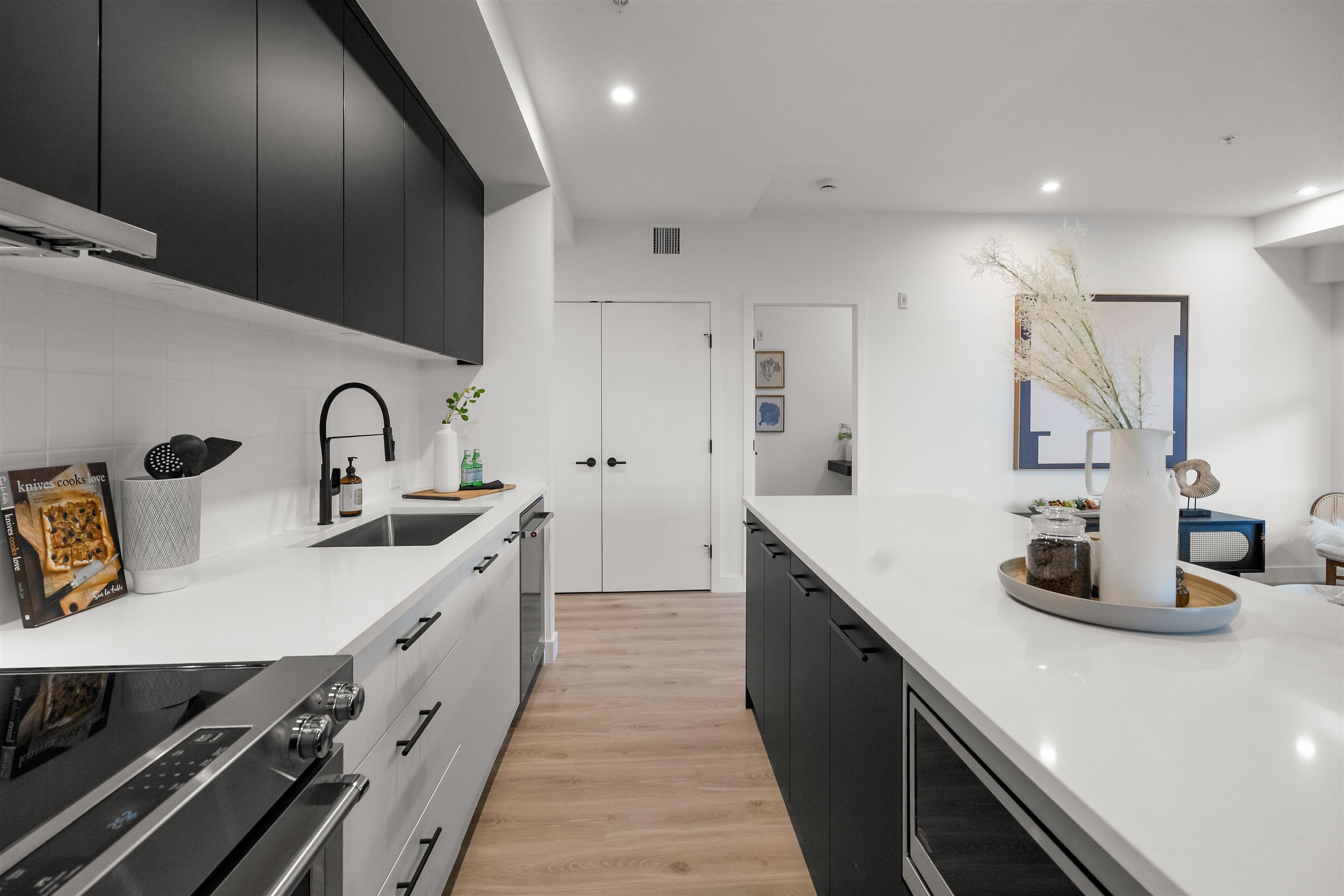 216-2620 152 Street Unit: 216