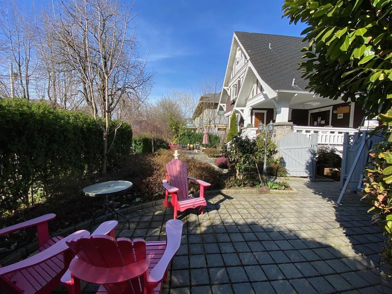 387 W 13TH AVENUE