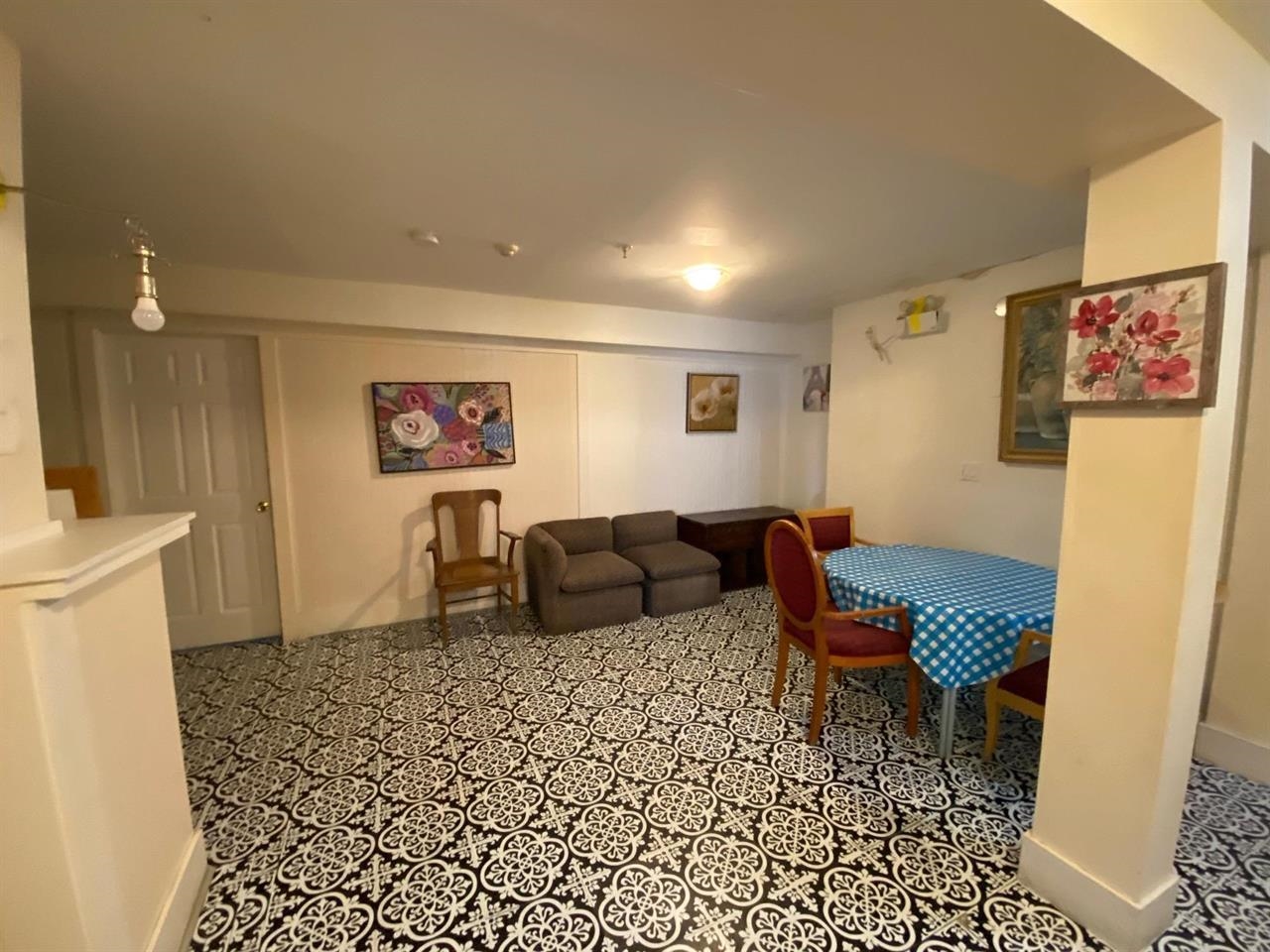 387 W 13TH AVENUE