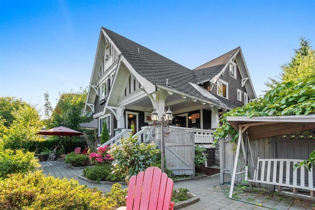 387 W 13TH AVENUE