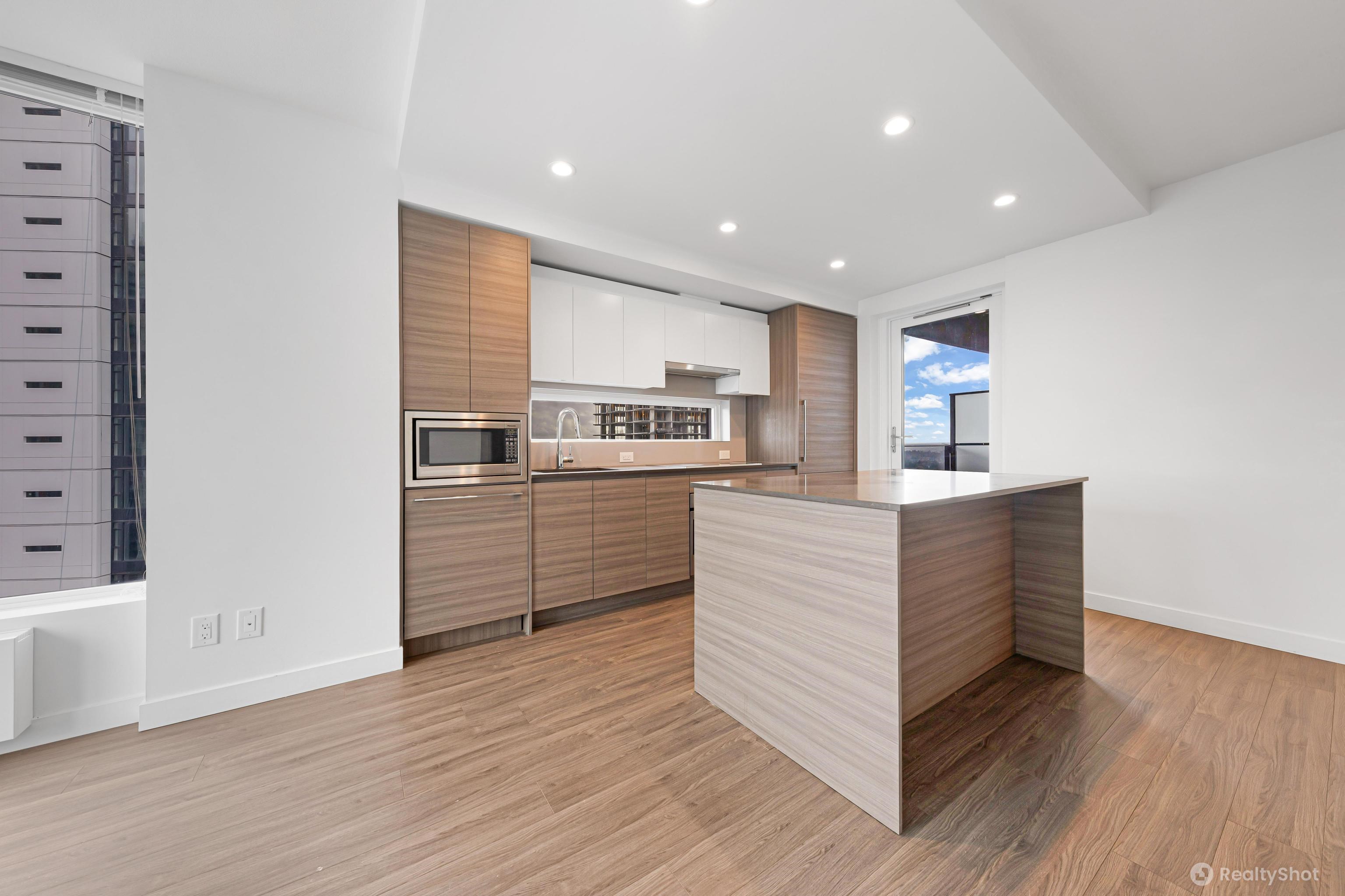 1909 13655 FRASER HIGHWAY Unit: 1909