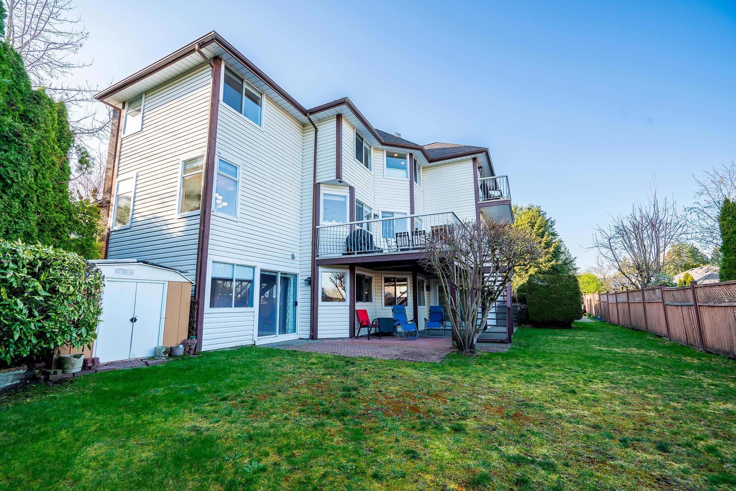 664 SWAN PLACE