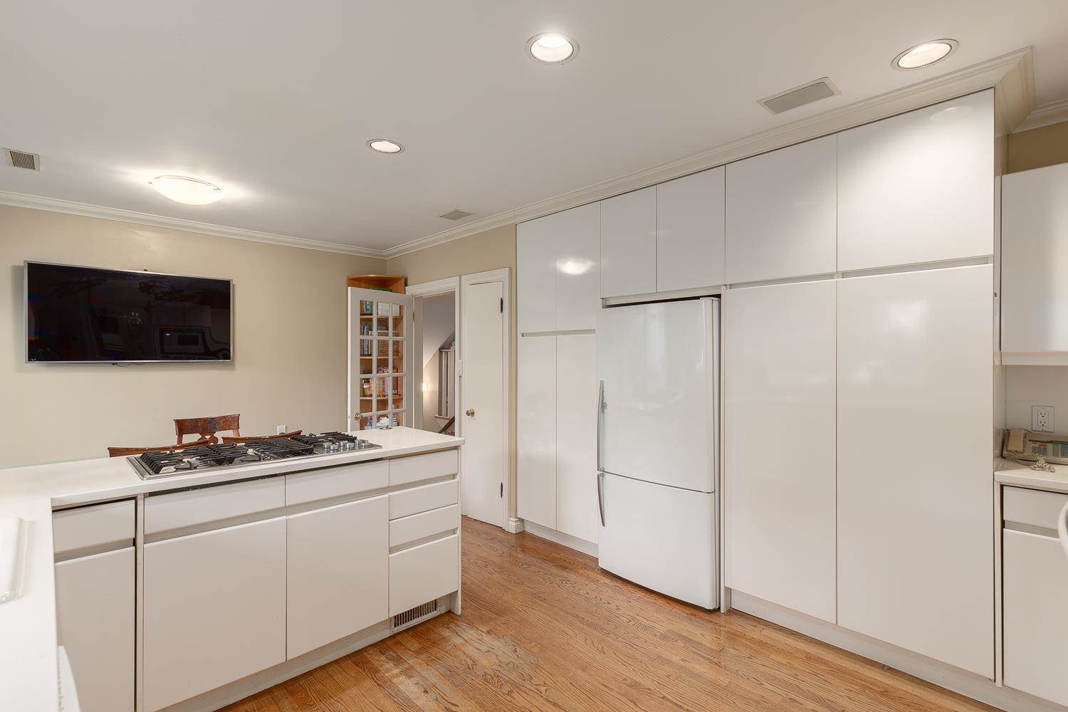 6456 MACKENZIE PLACE