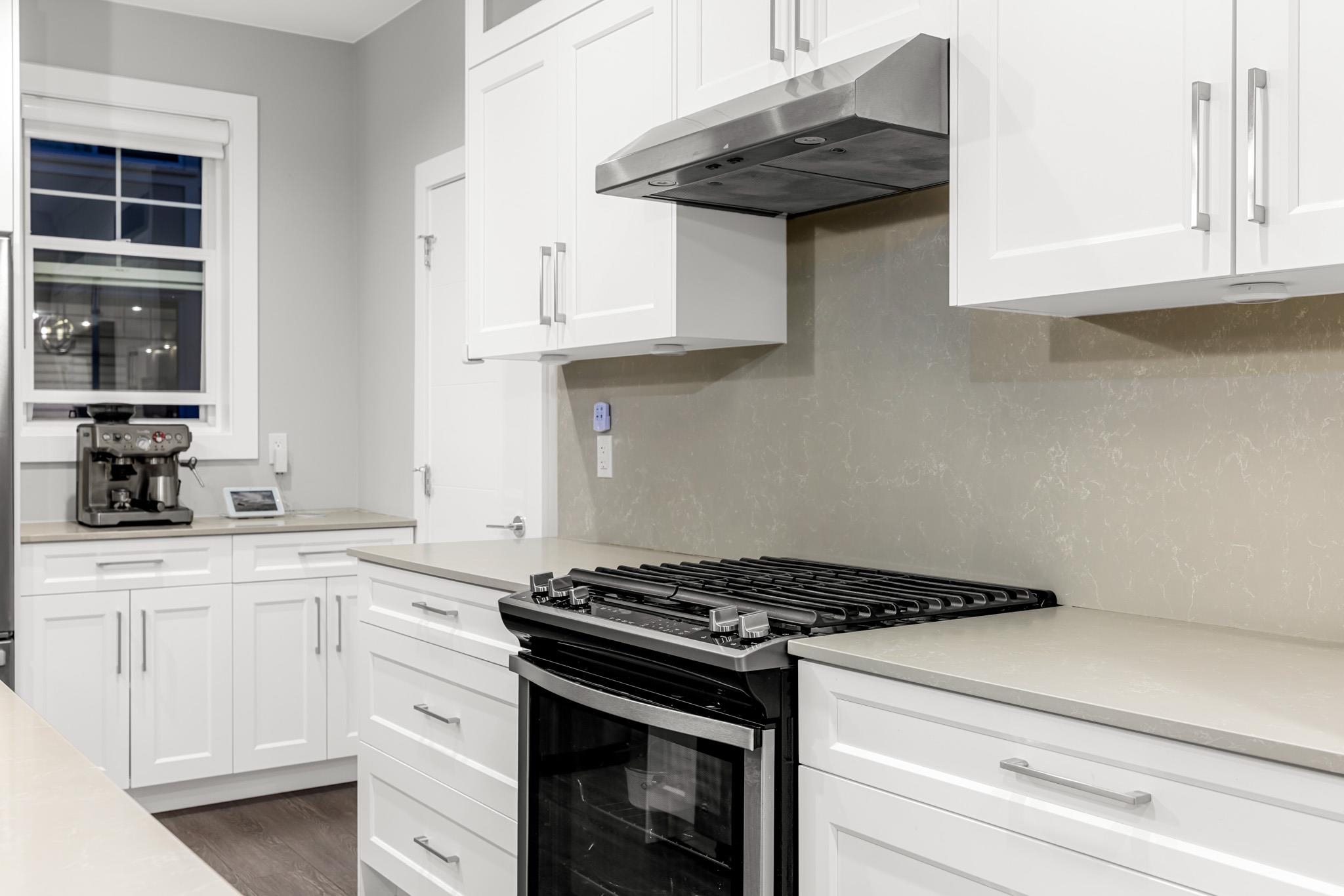 49 19501 74 AVENUE Unit: 49