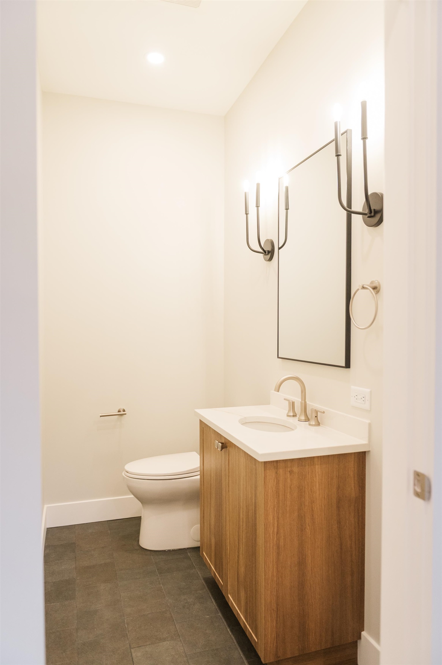 A 31435 121 AVENUE Unit: A