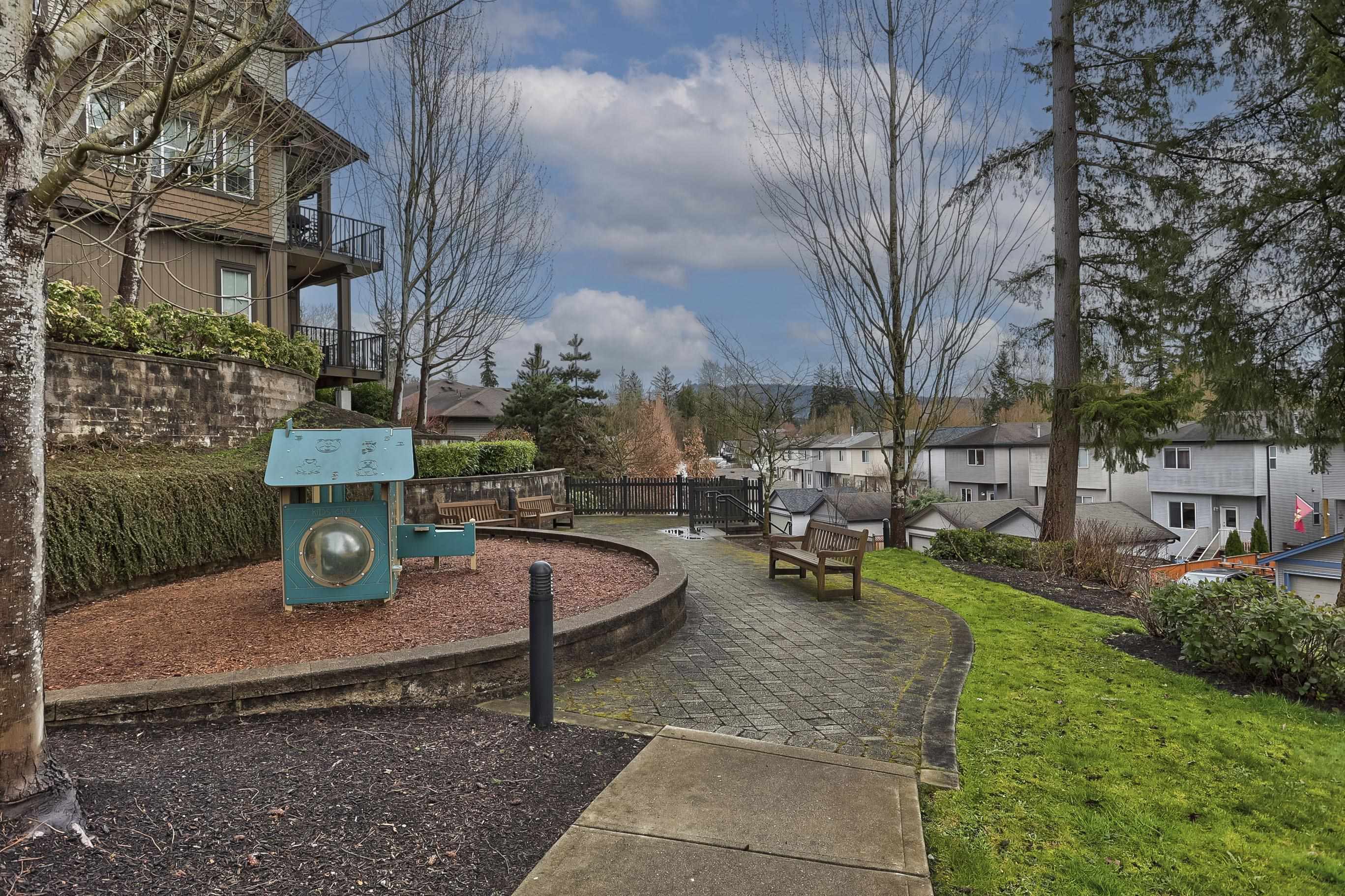 4 11176 GILKER HILL ROAD Unit: 4