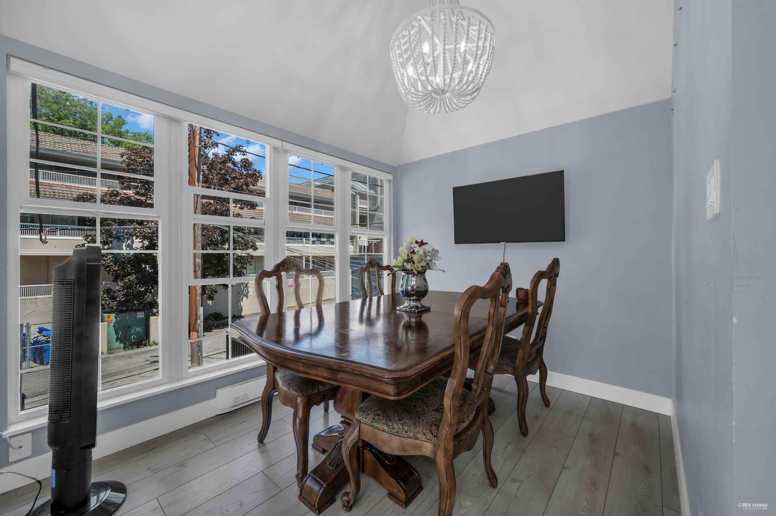 201 3641 W 29TH AVENUE Unit: 201
