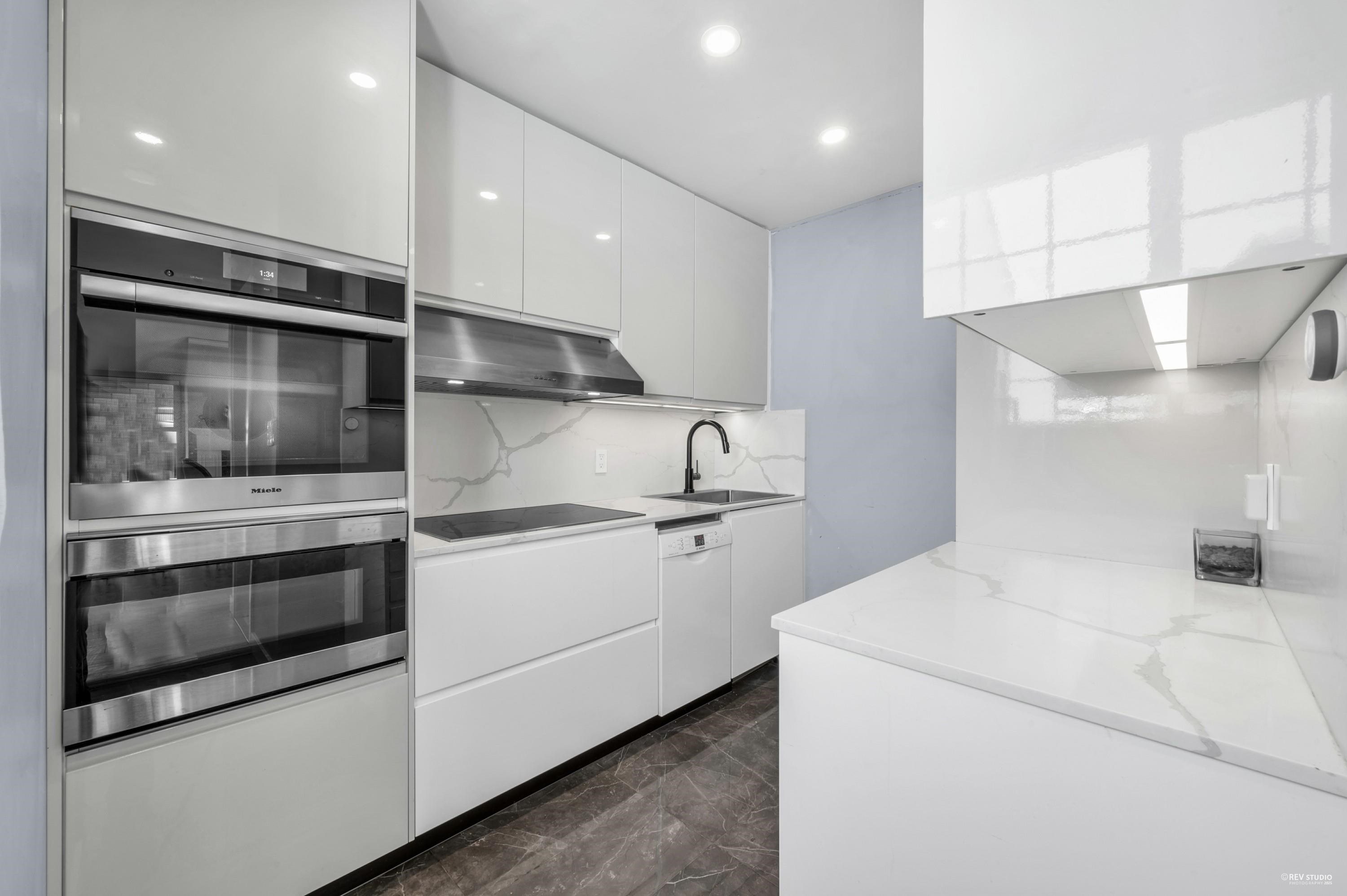 201 3641 W 29TH AVENUE Unit: 201