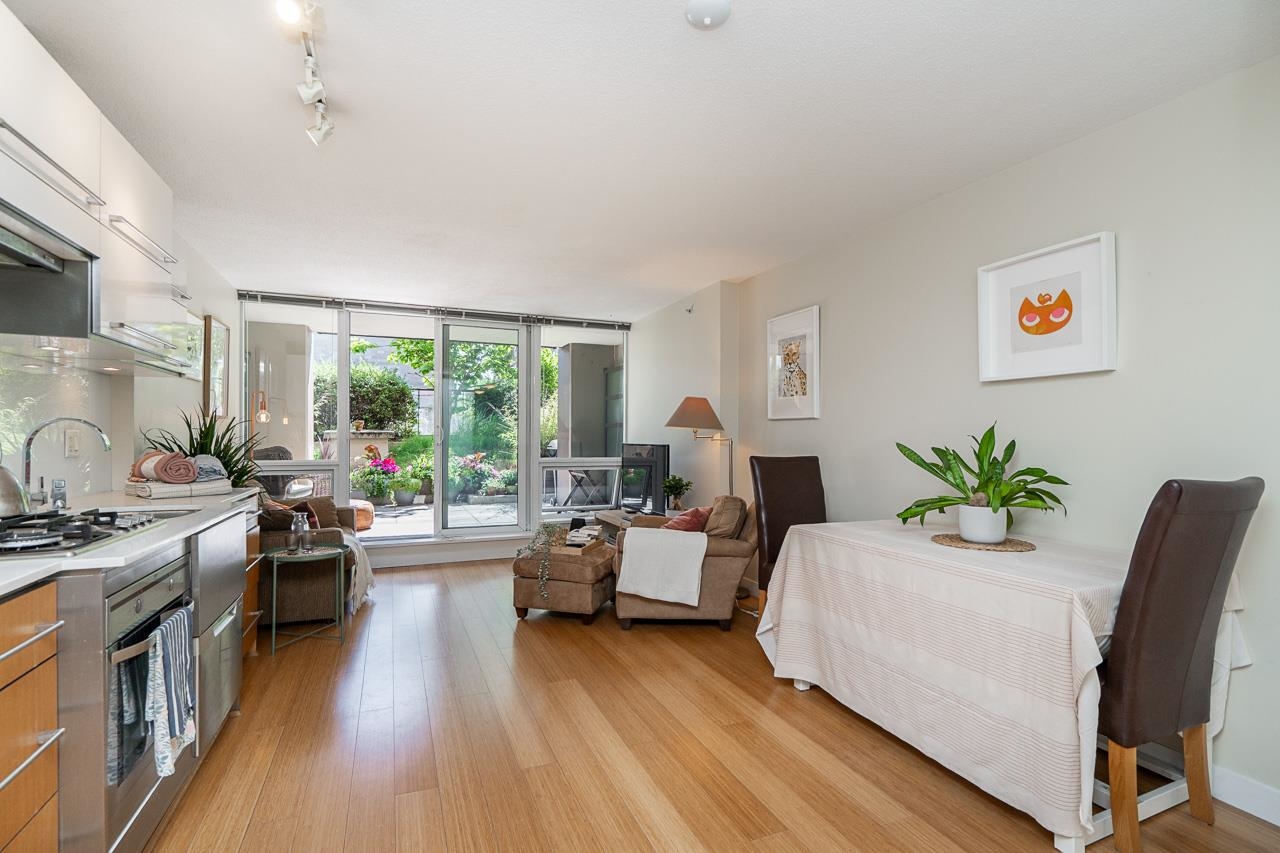 209 718 MAIN STREET Unit: 209