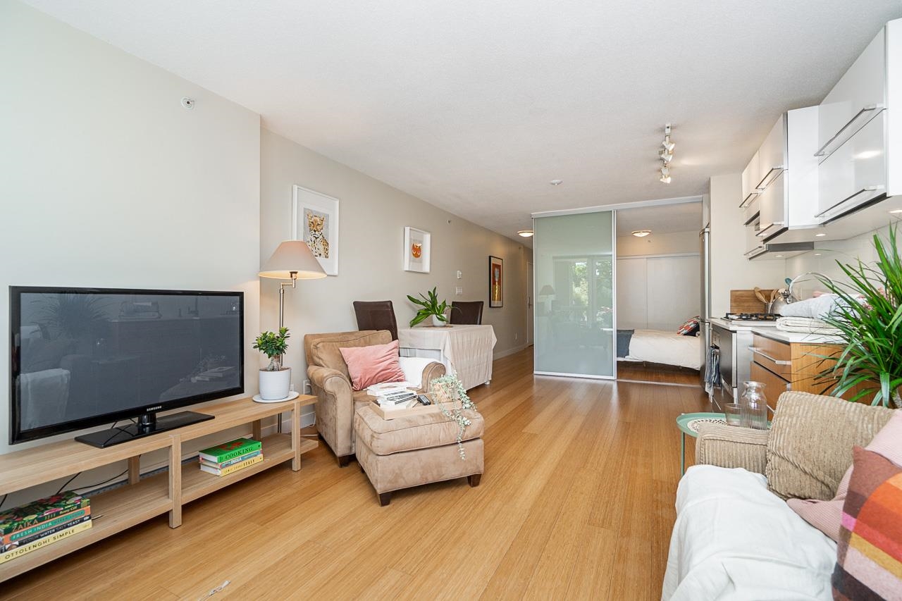 209 718 MAIN STREET Unit: 209