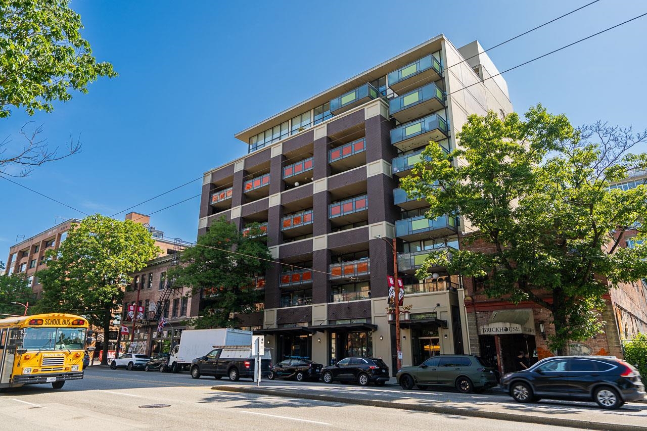 209 718 MAIN STREET Unit: 209