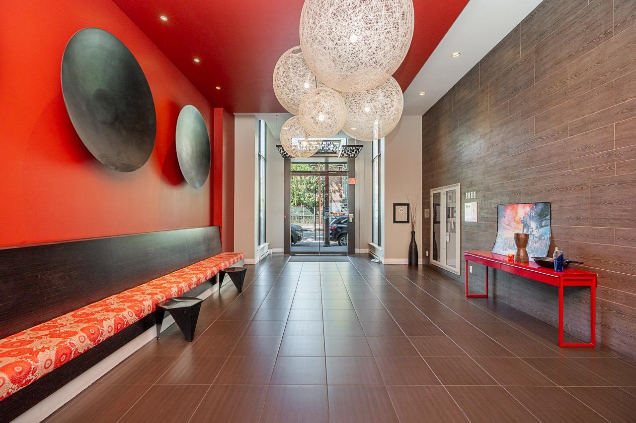 209 718 MAIN STREET Unit: 209