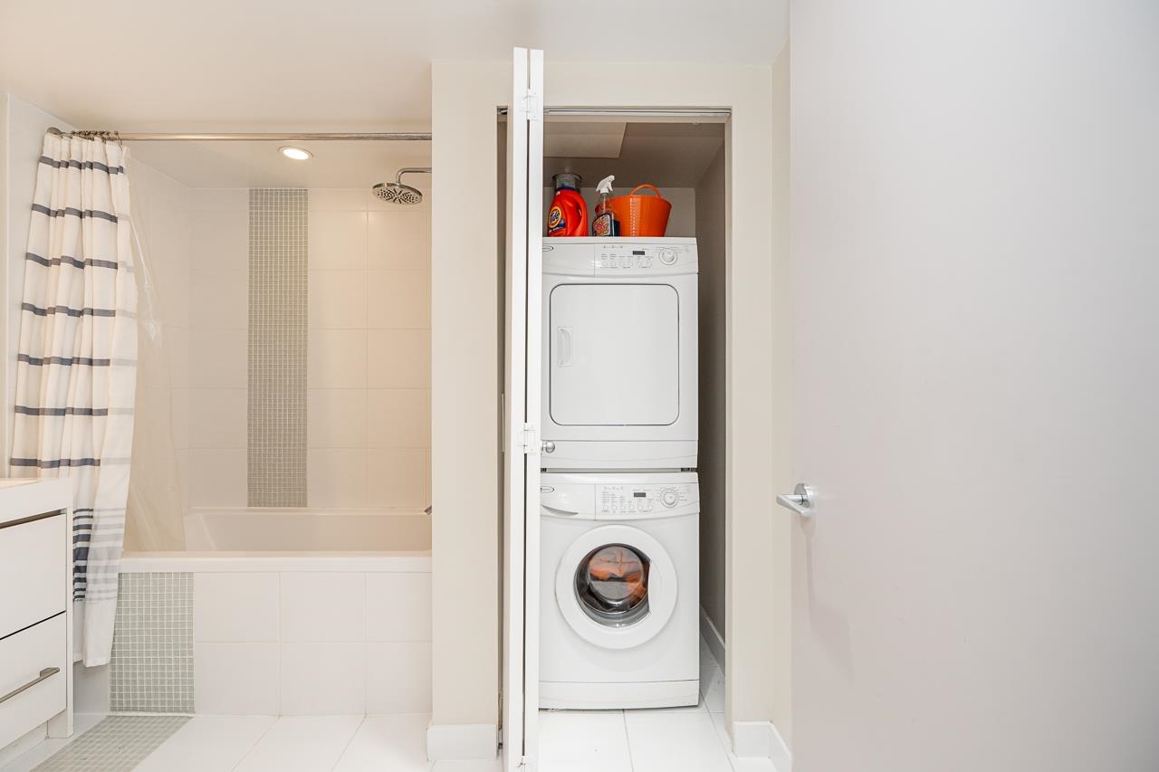 209 718 MAIN STREET Unit: 209