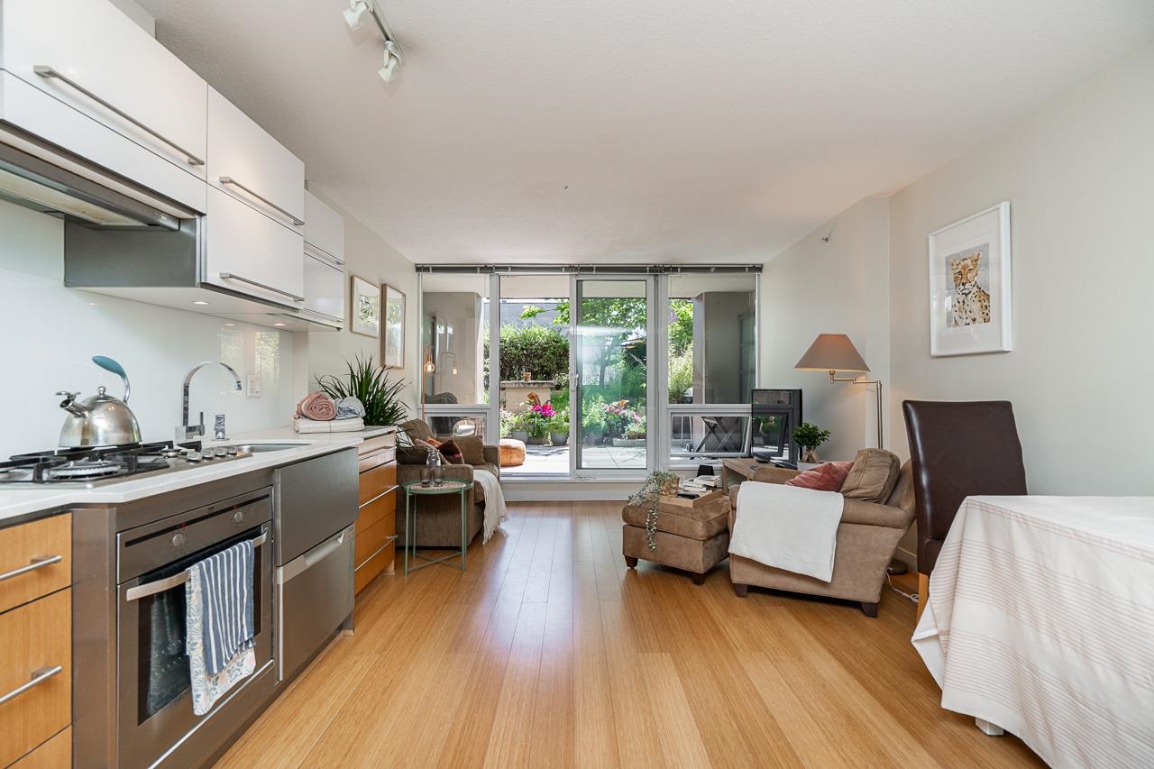 209 718 MAIN STREET Unit: 209