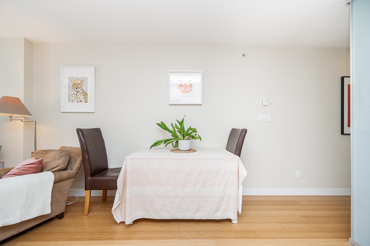 209 718 MAIN STREET Unit: 209