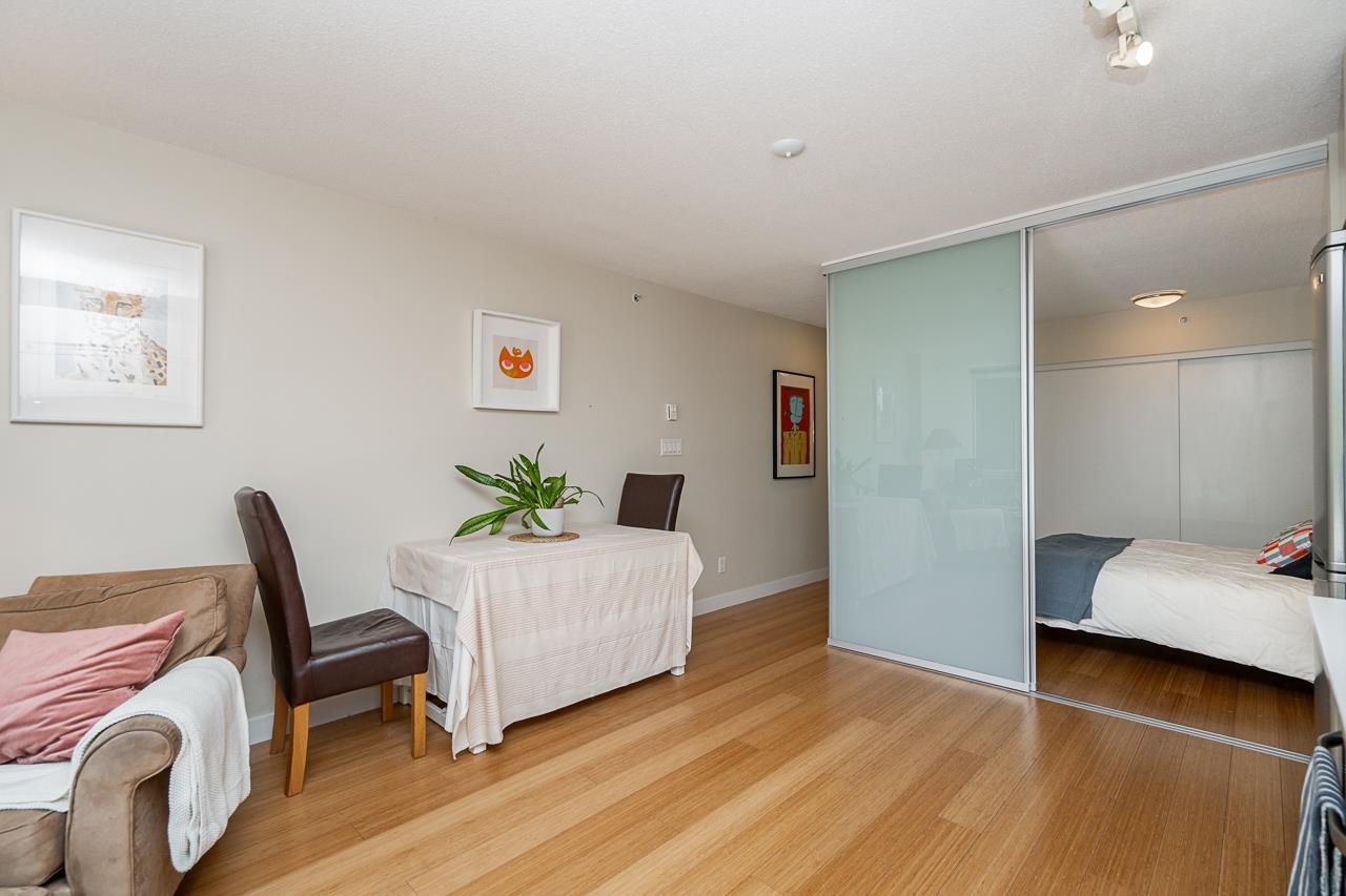 209 718 MAIN STREET Unit: 209
