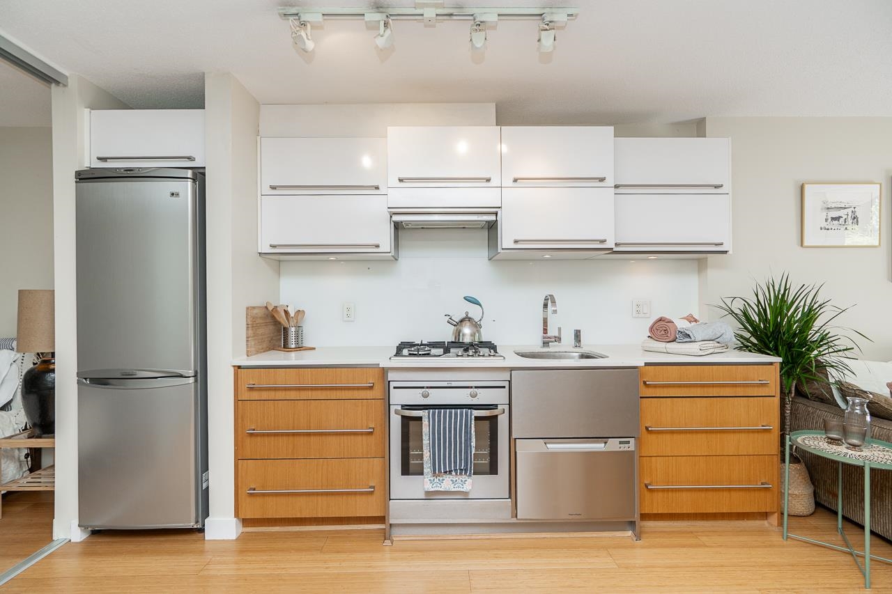 209 718 MAIN STREET Unit: 209