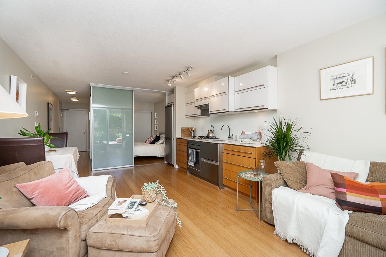 209 718 MAIN STREET Unit: 209