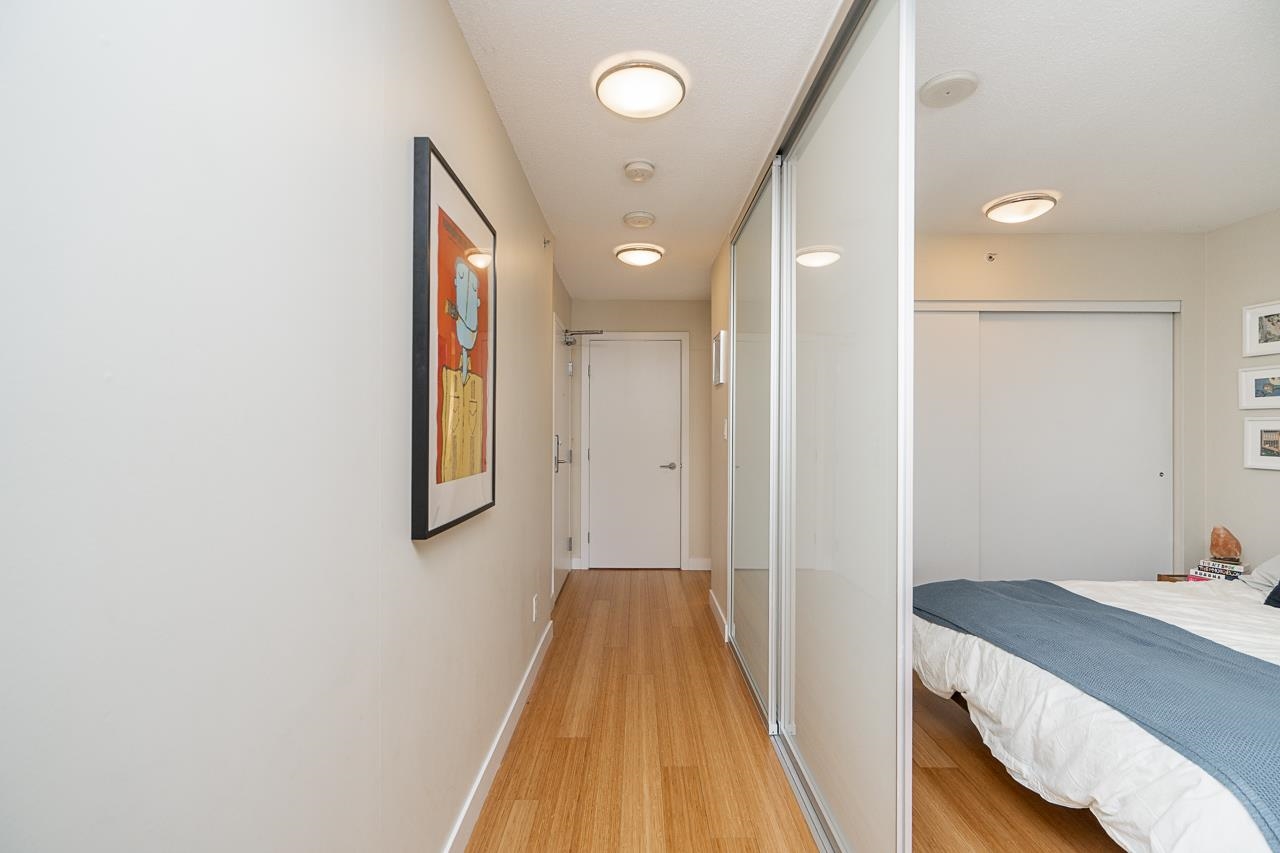 209 718 MAIN STREET Unit: 209