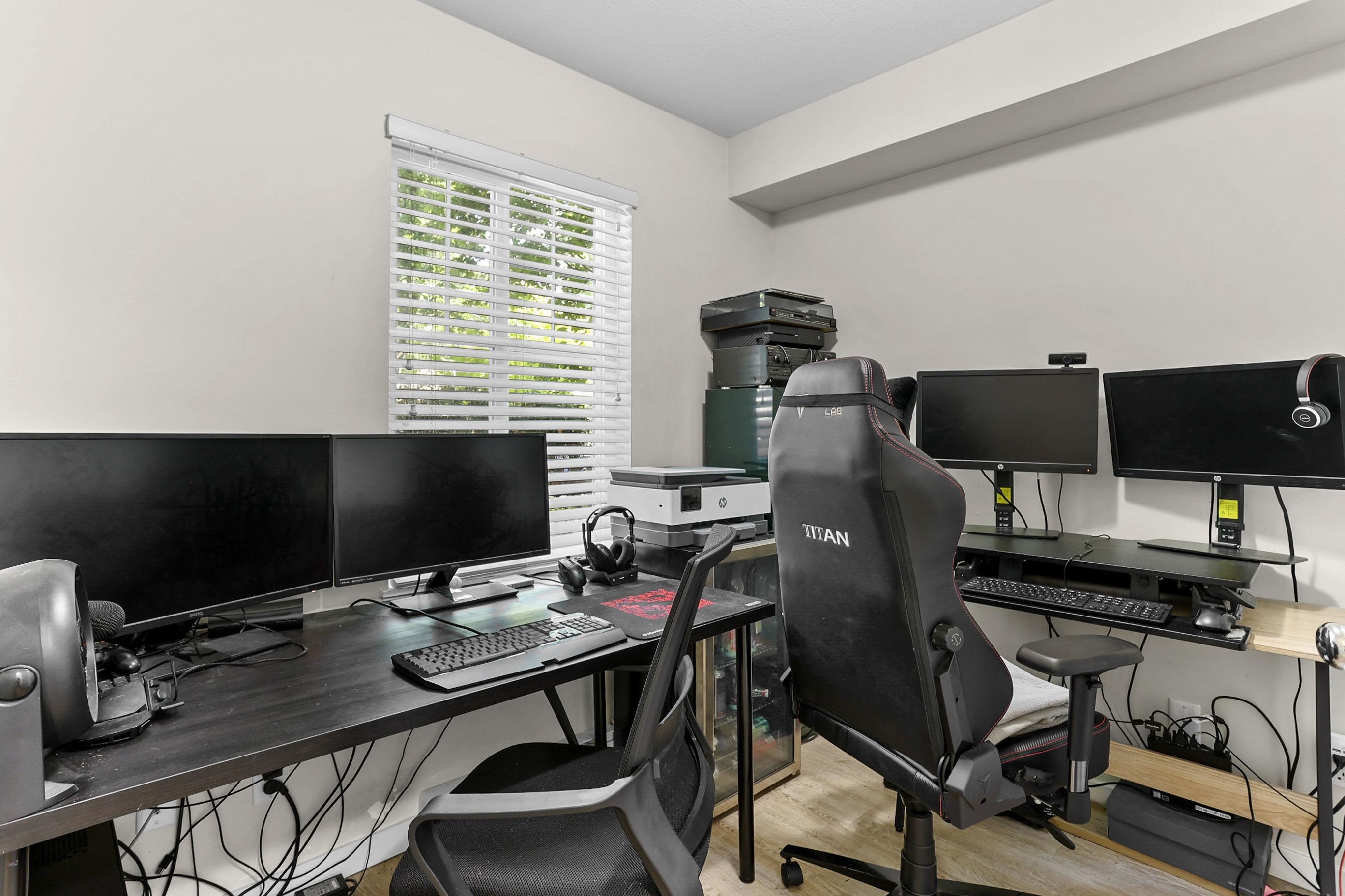 19 19128 65 AVENUE Unit: 19