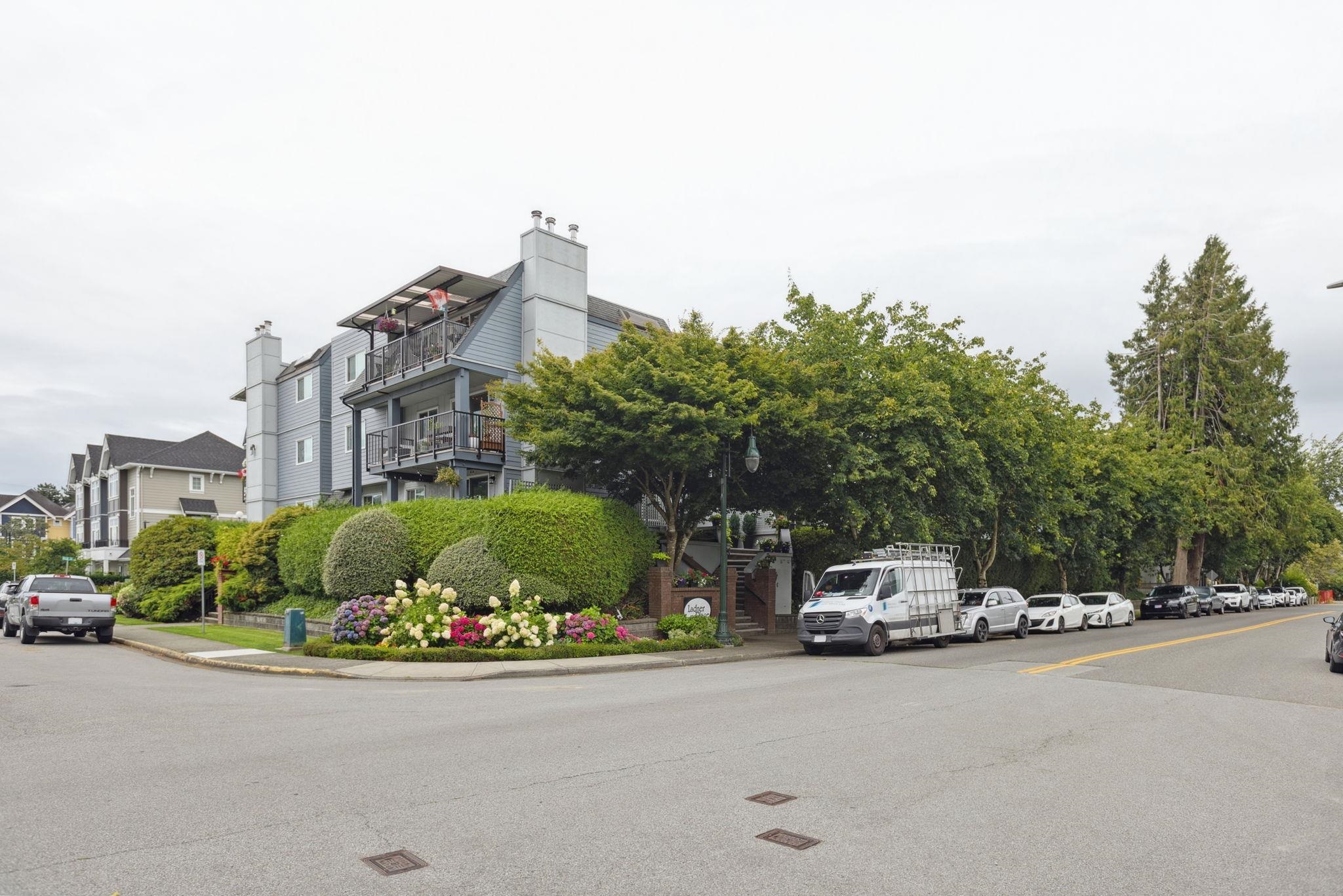 110 4926 48 AVENUE Unit: 110