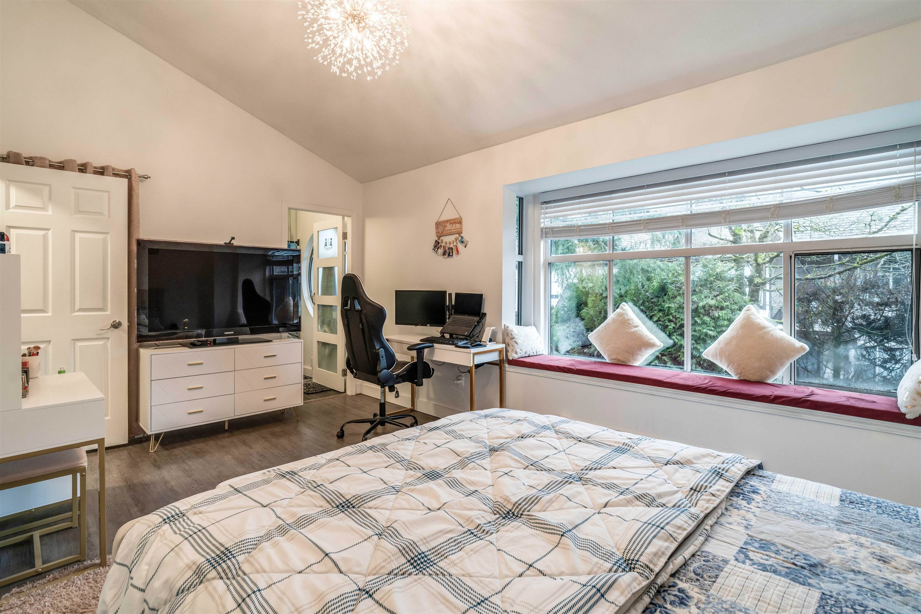 94 12099 237 STREET Unit: 94